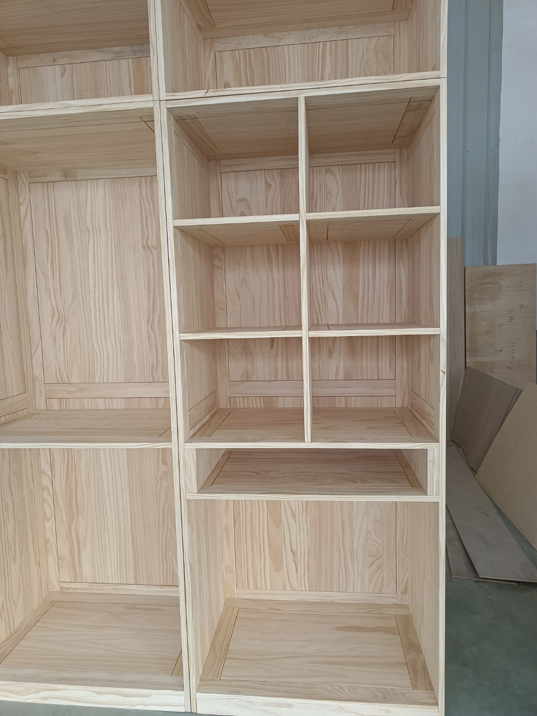 新西兰松柜体,搭配橡胶木混油平板柜门,让你家木作环保健康生活[赞同]