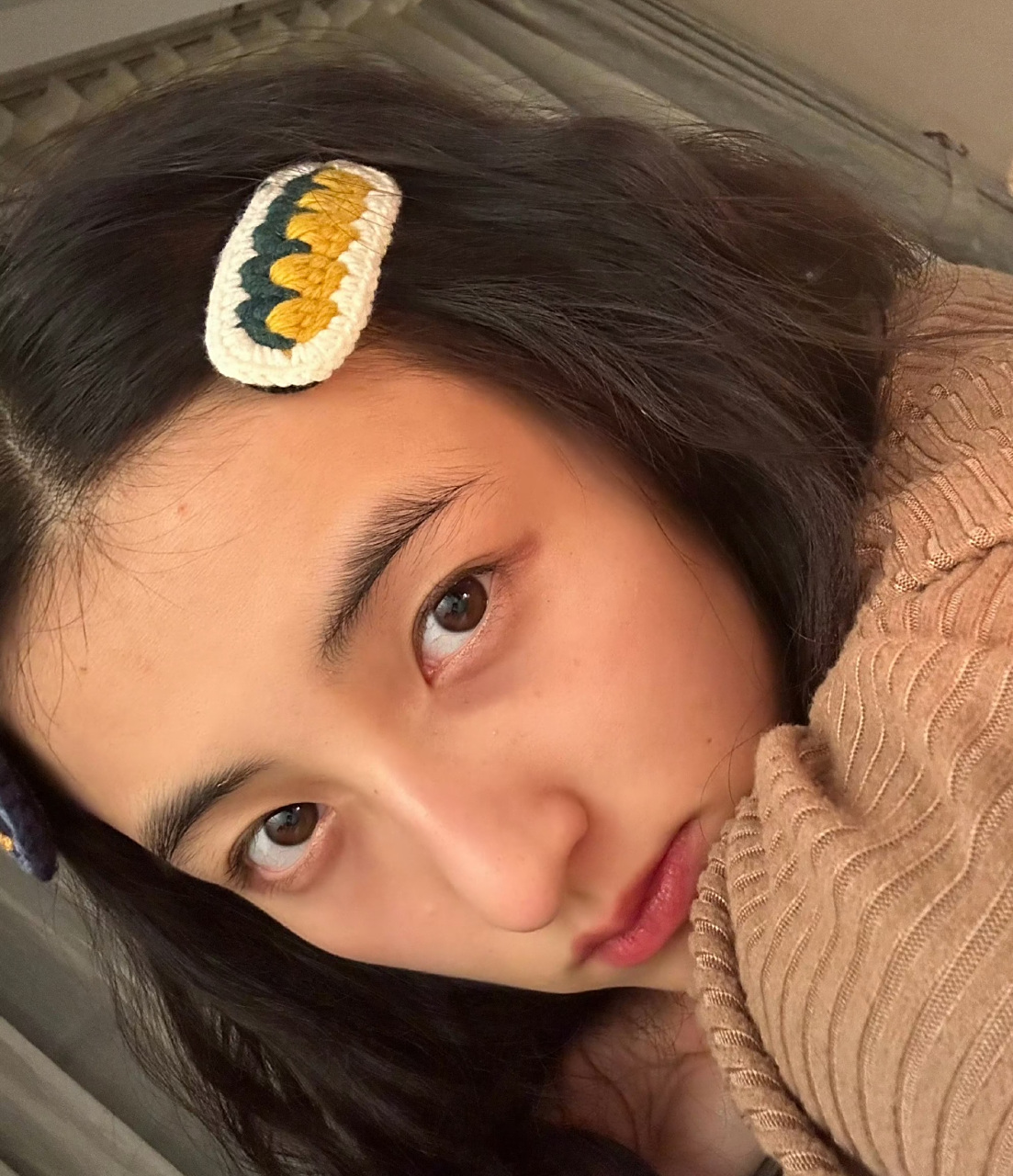 全民ai创作节#张子枫真的是越素越美,妹妹素颜小卷毛,松弛又自在,真