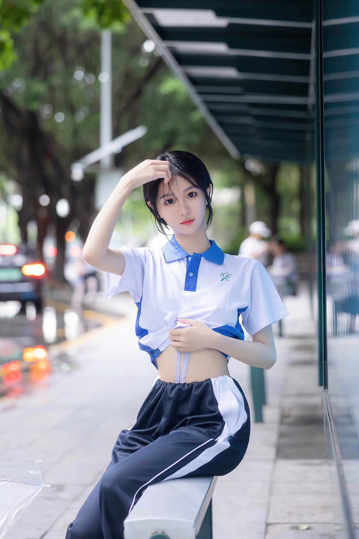 穿校服的女生照片图片