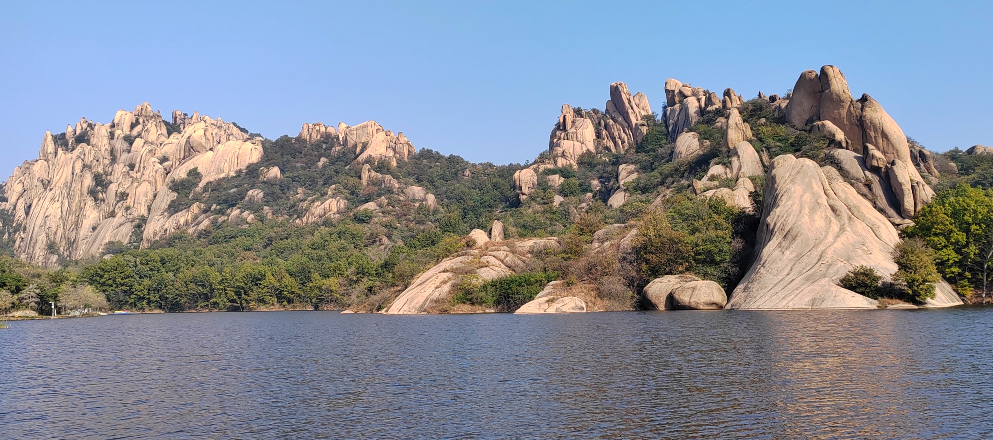 独特罕见的奇峰奇石造就的嵖岈山,形成于三叠纪末到白垩纪时期的燕山