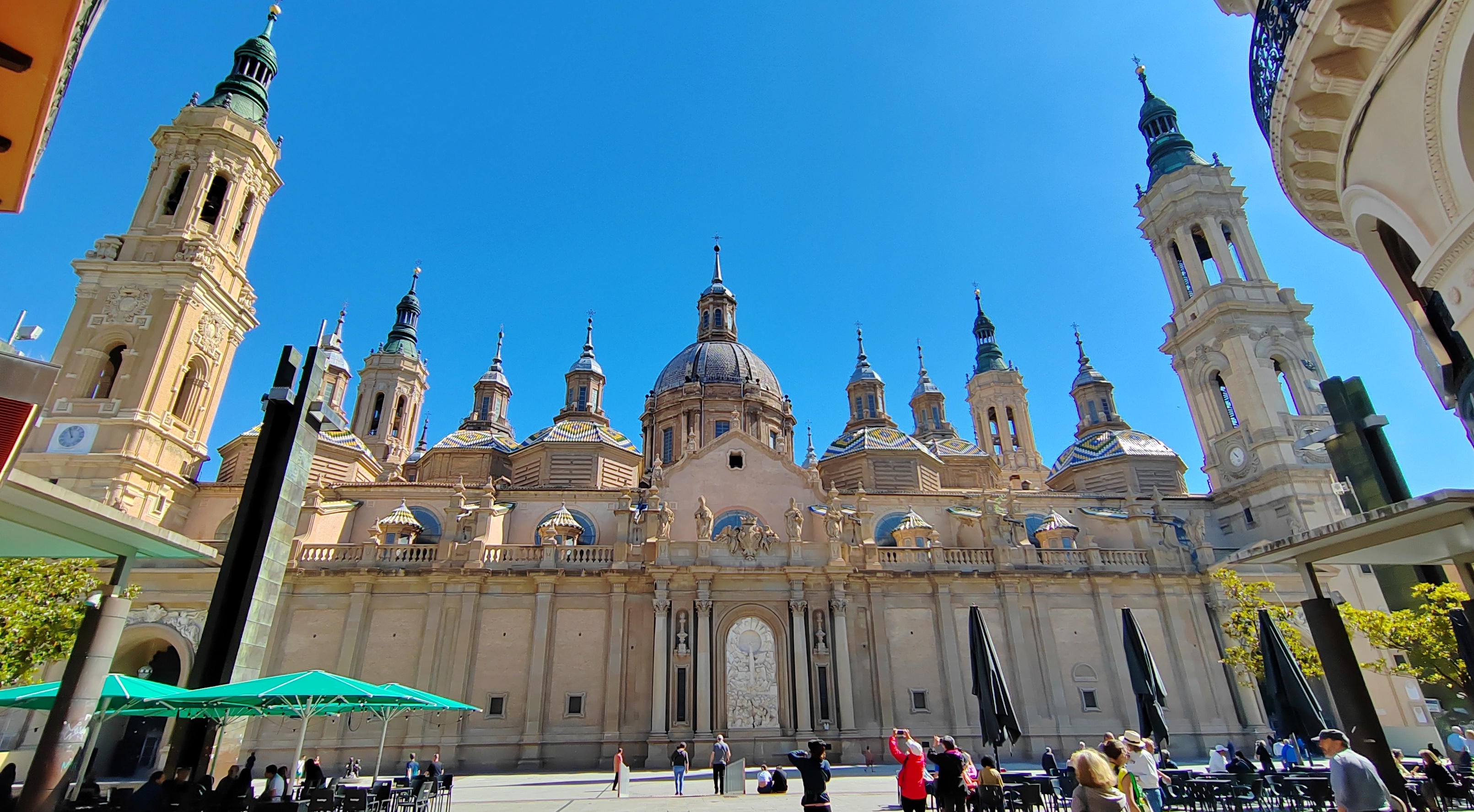 皮拉尔圣母主教座堂(la basilica de nuestra senora del pilar).