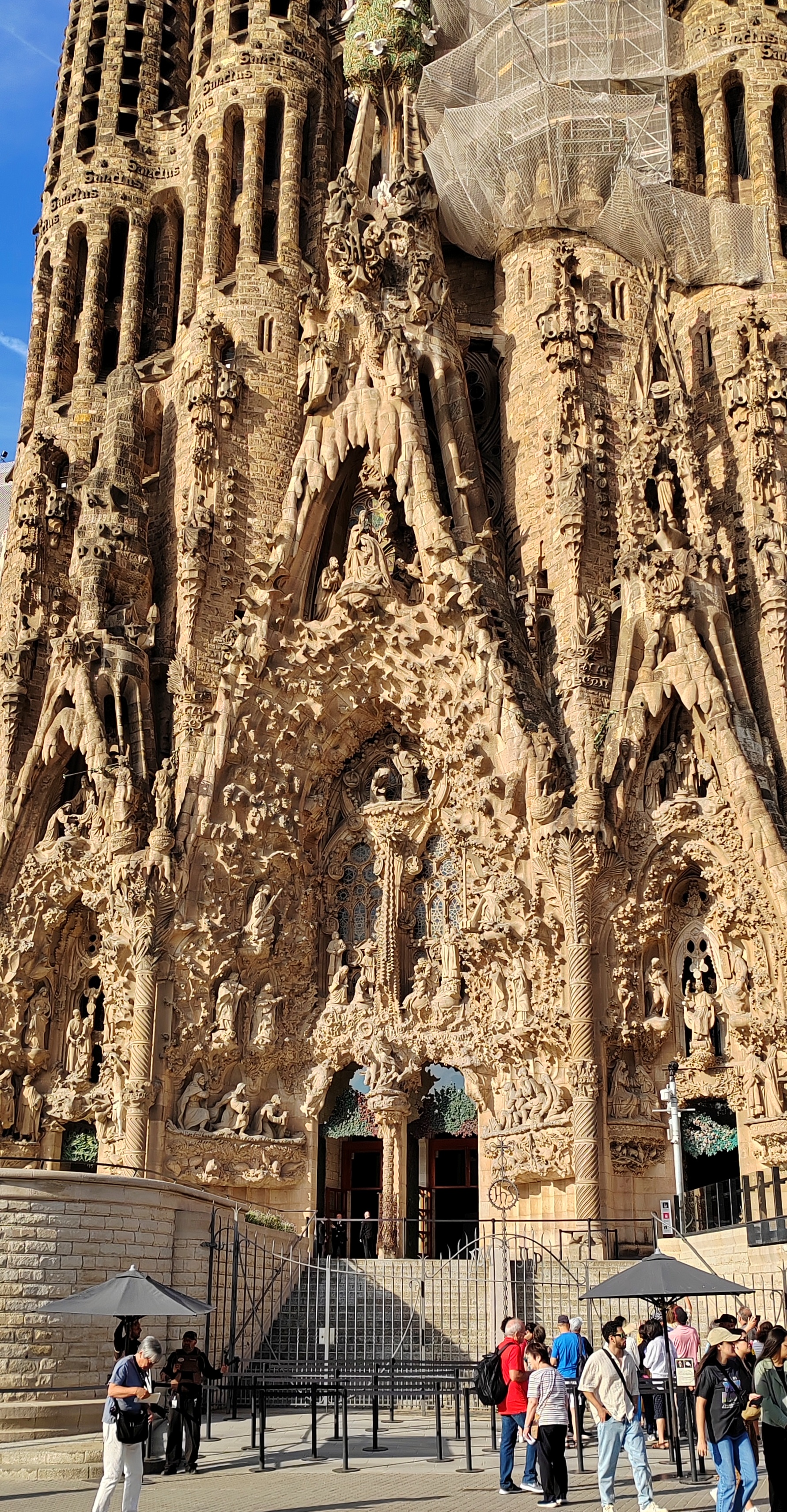 sagrada família),圣家族大教堂又译作神圣家族大教堂,简称圣家堂,是