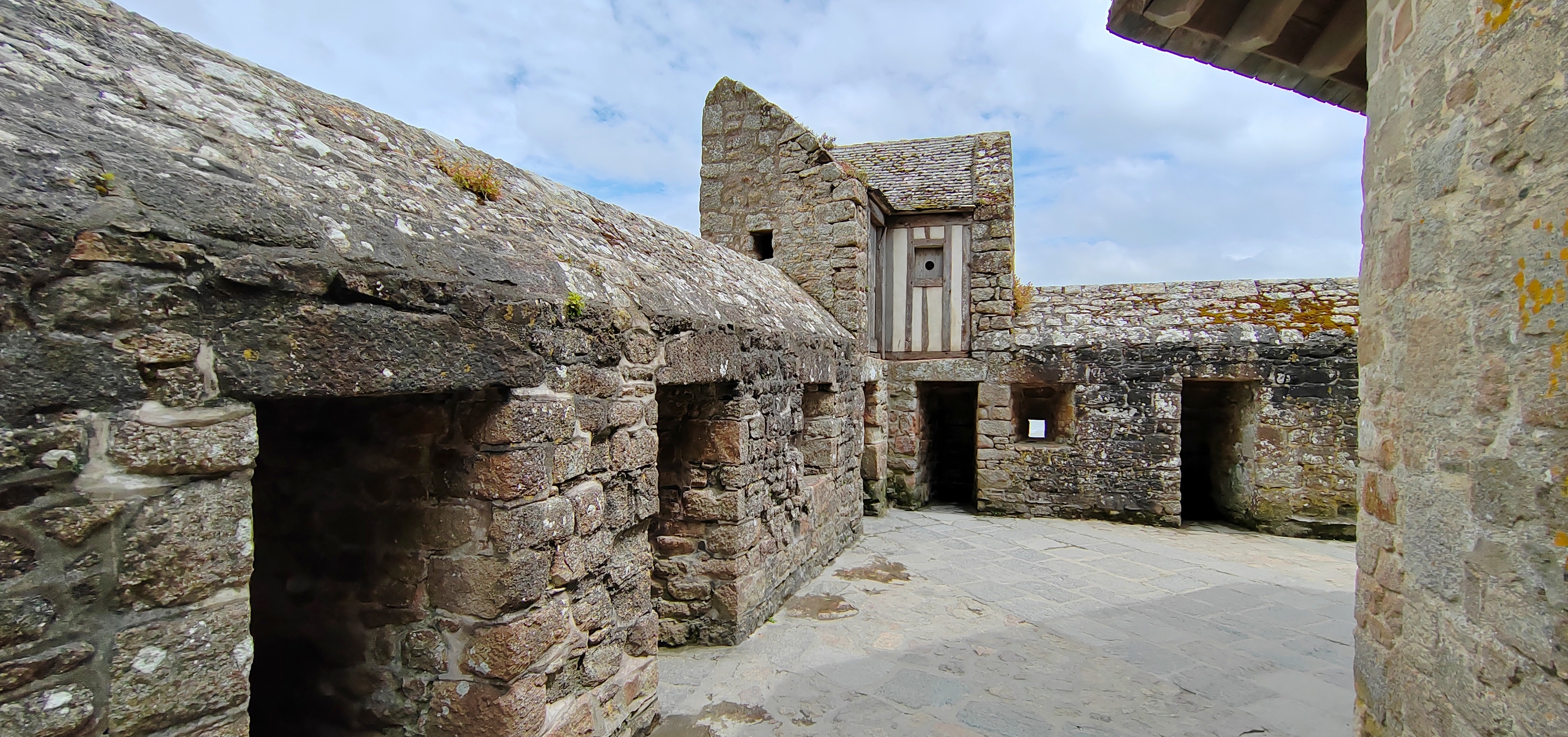 圣米歇尔修道院(abbaye du mont-saint-michel),圣米歇尔山最著名的