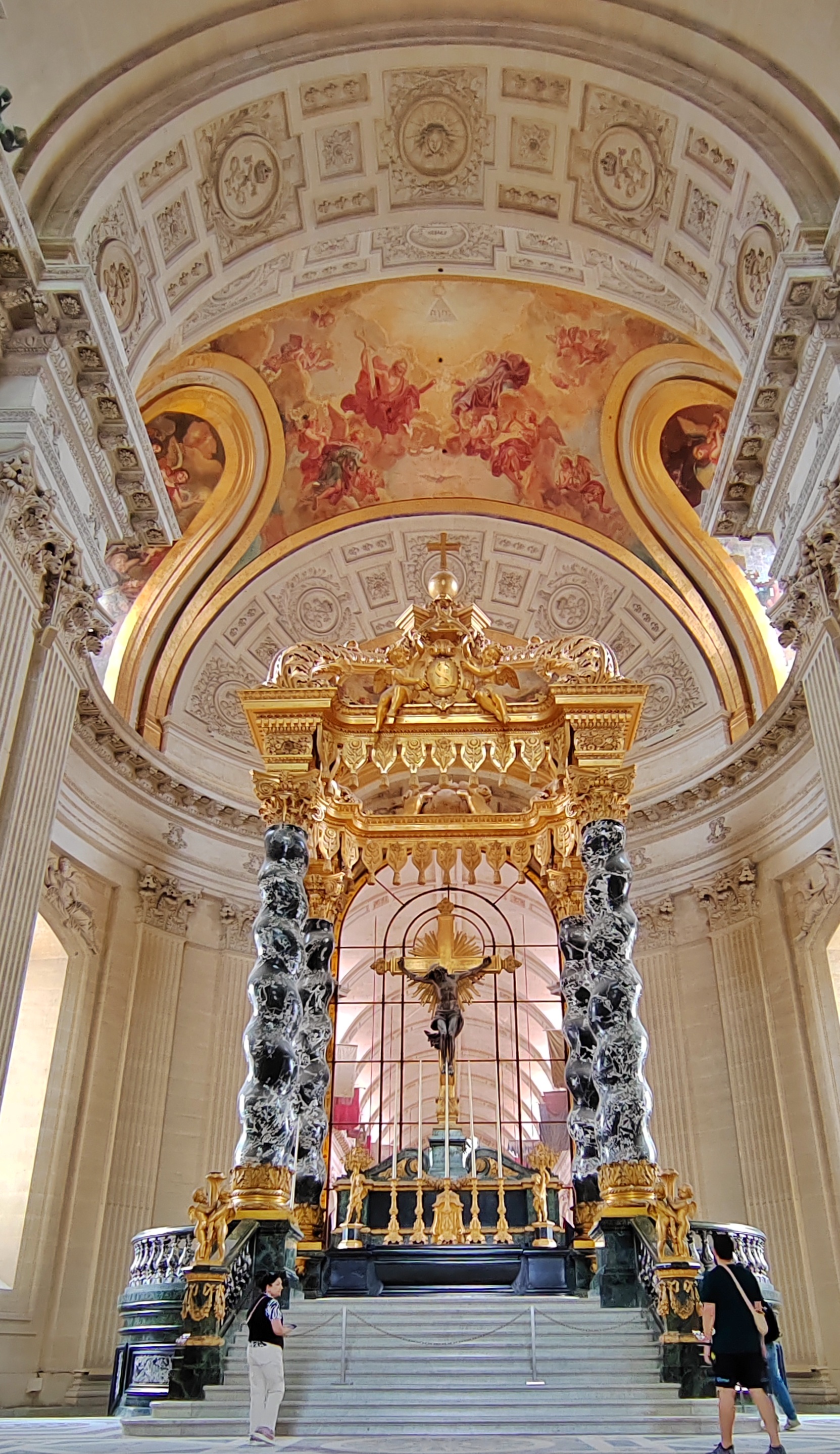巴黎荣军院(les invalides),全称为荣誉军人院,又名"巴黎伤残老军人院