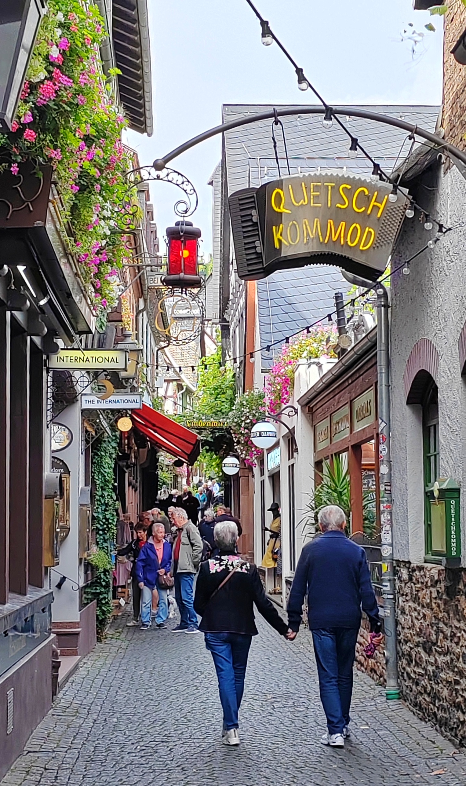 画眉鸟巷(drosselgasse),这条仅有100多米长近3米