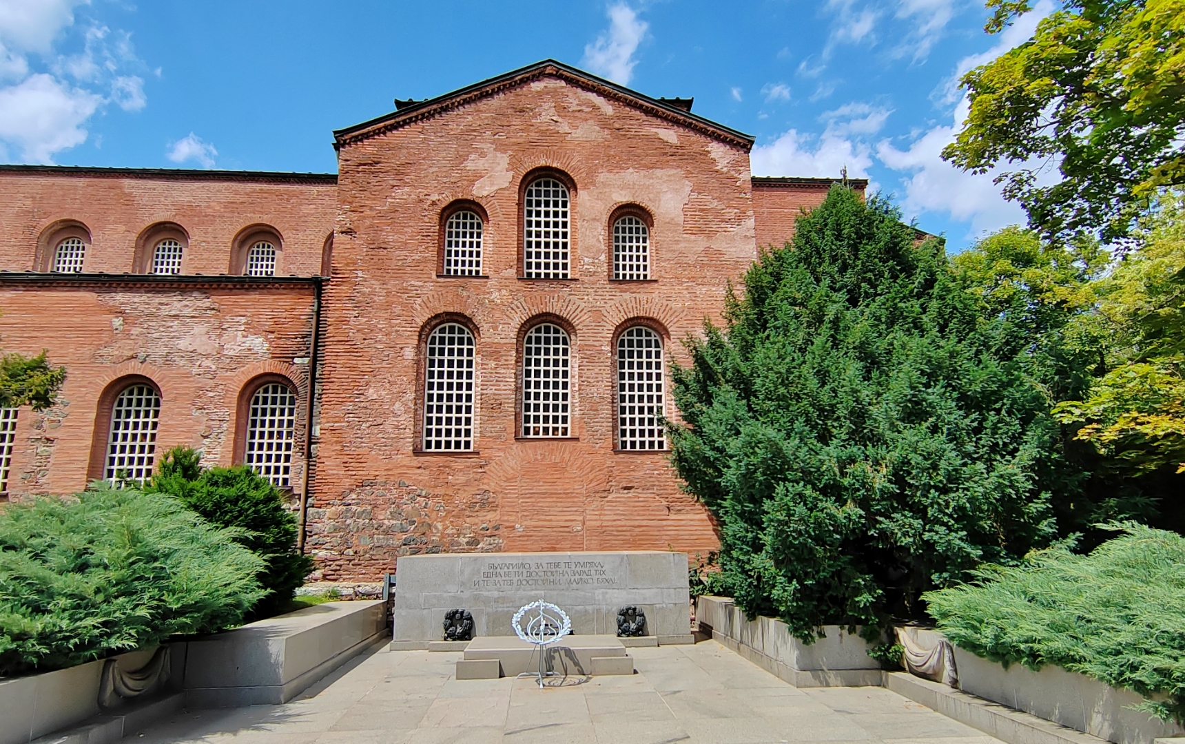 建于公元6世纪的圣索菲亚教堂,是保加利亚最古老且最重要的宗教建筑