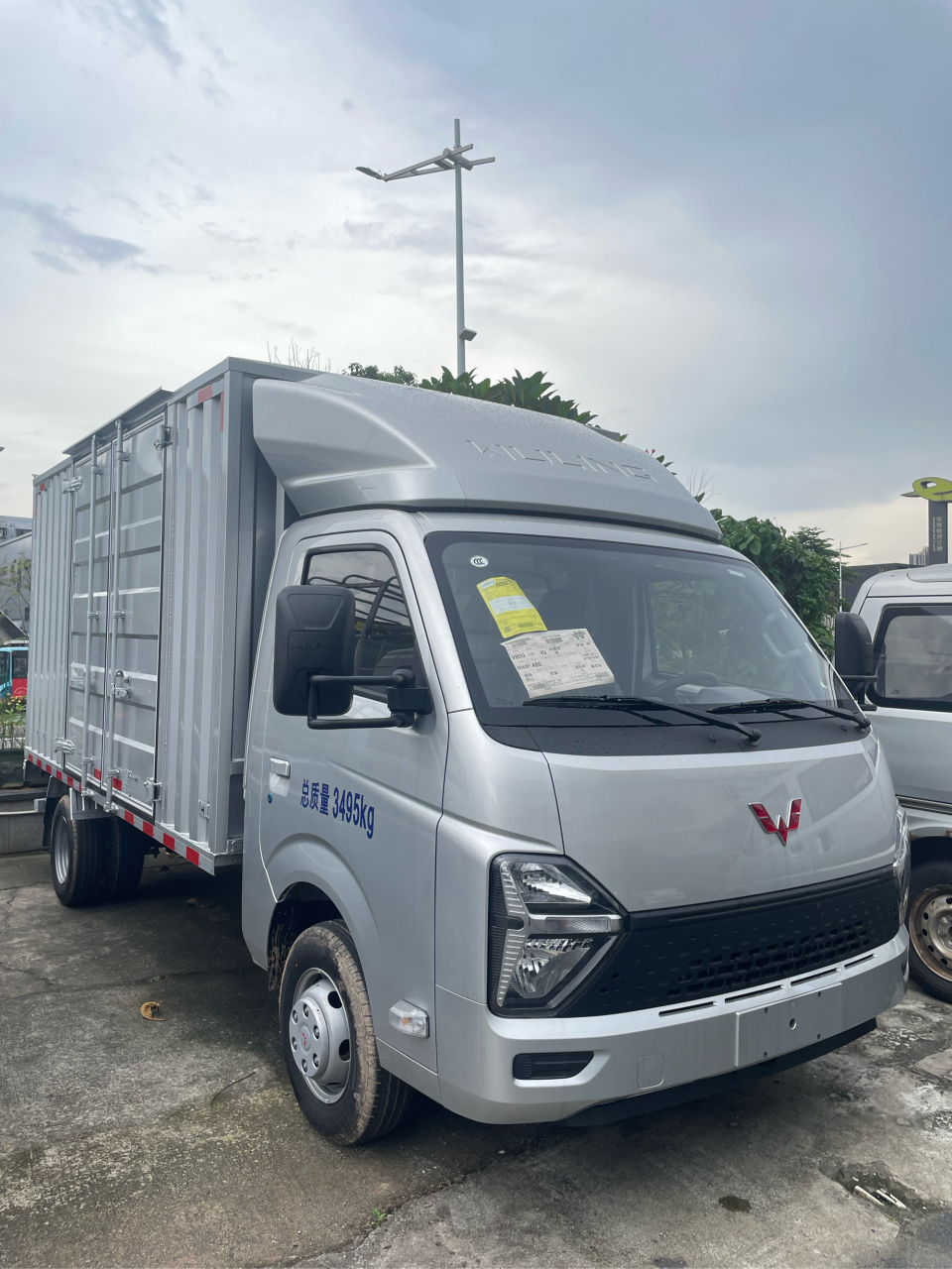 五菱龙卡3.8米货厢#东莞凌信店祝你虎虎生威