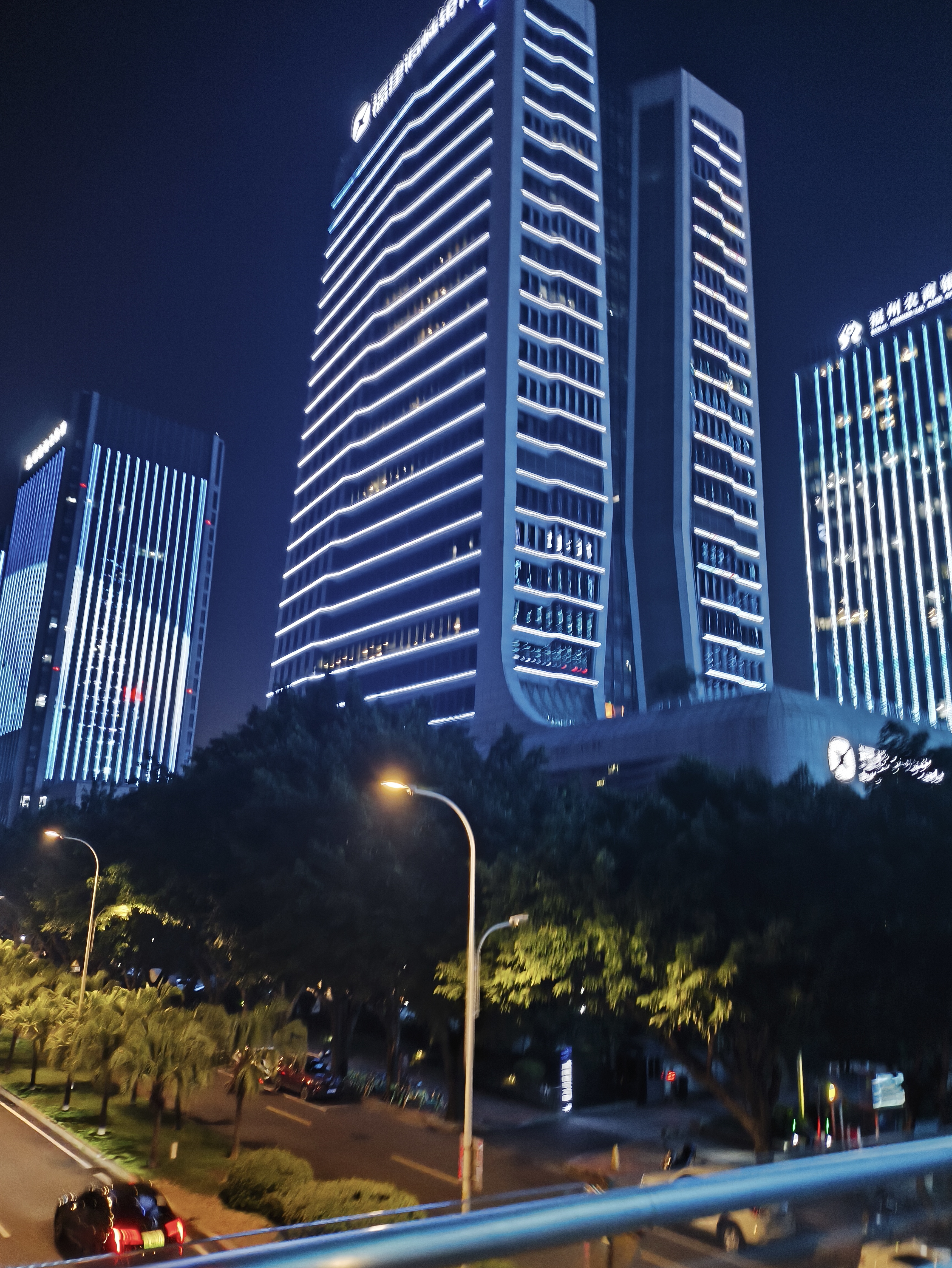 抑曛匏即笙 夜景
