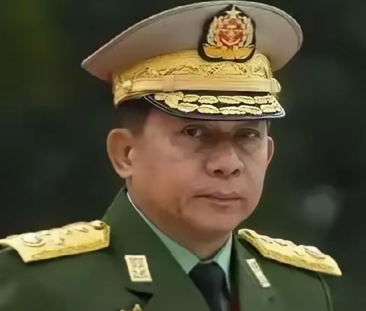 当中国救援队带着生命探测仪冲进曼德勒废墟时,美国驻缅甸大使馆还在