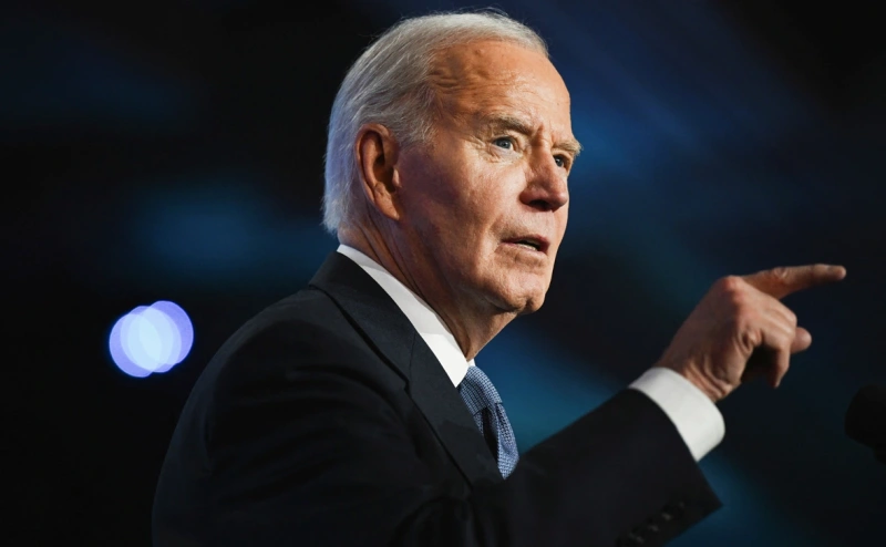 拜登在总统任期最后一天表示不会离开