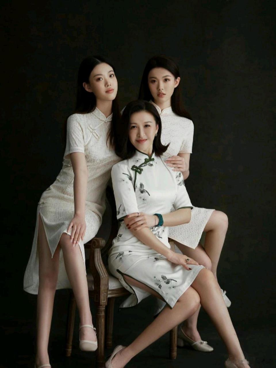 知性优雅,美母无丑女.