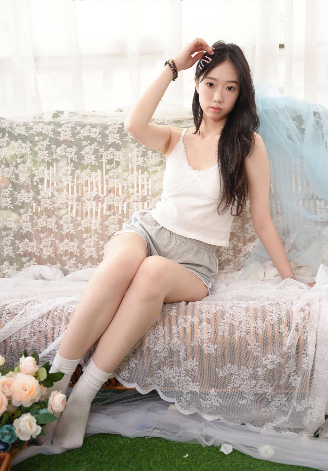 女神范儿十足,美足玉腿撩人,生活小确幸.#热点引擎计划
