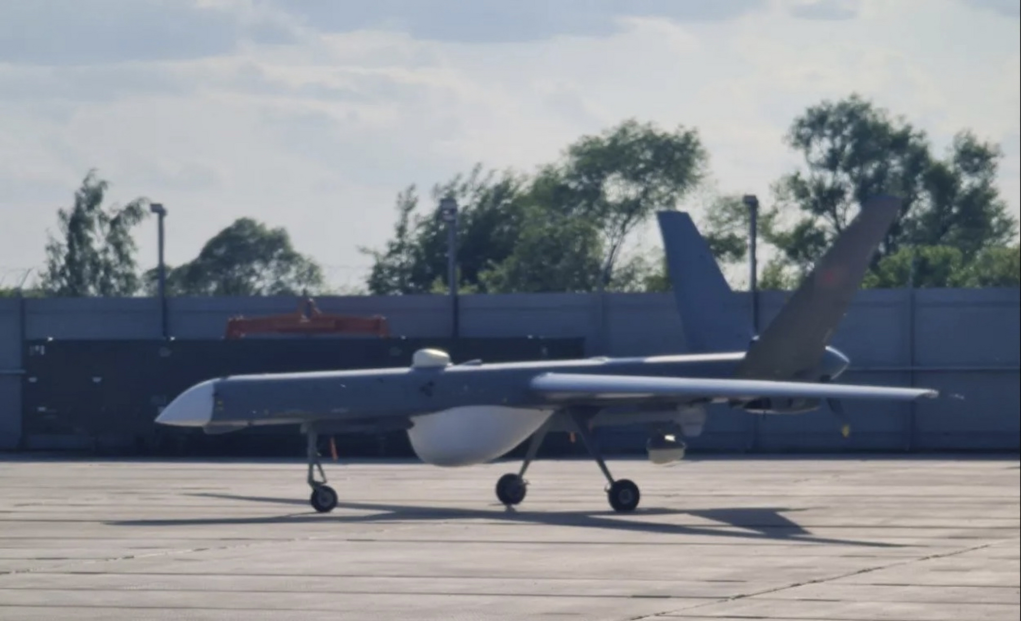 俄罗斯国产的猎户座察打一体武装无人机的最新情况:俄罗斯在猎户座
