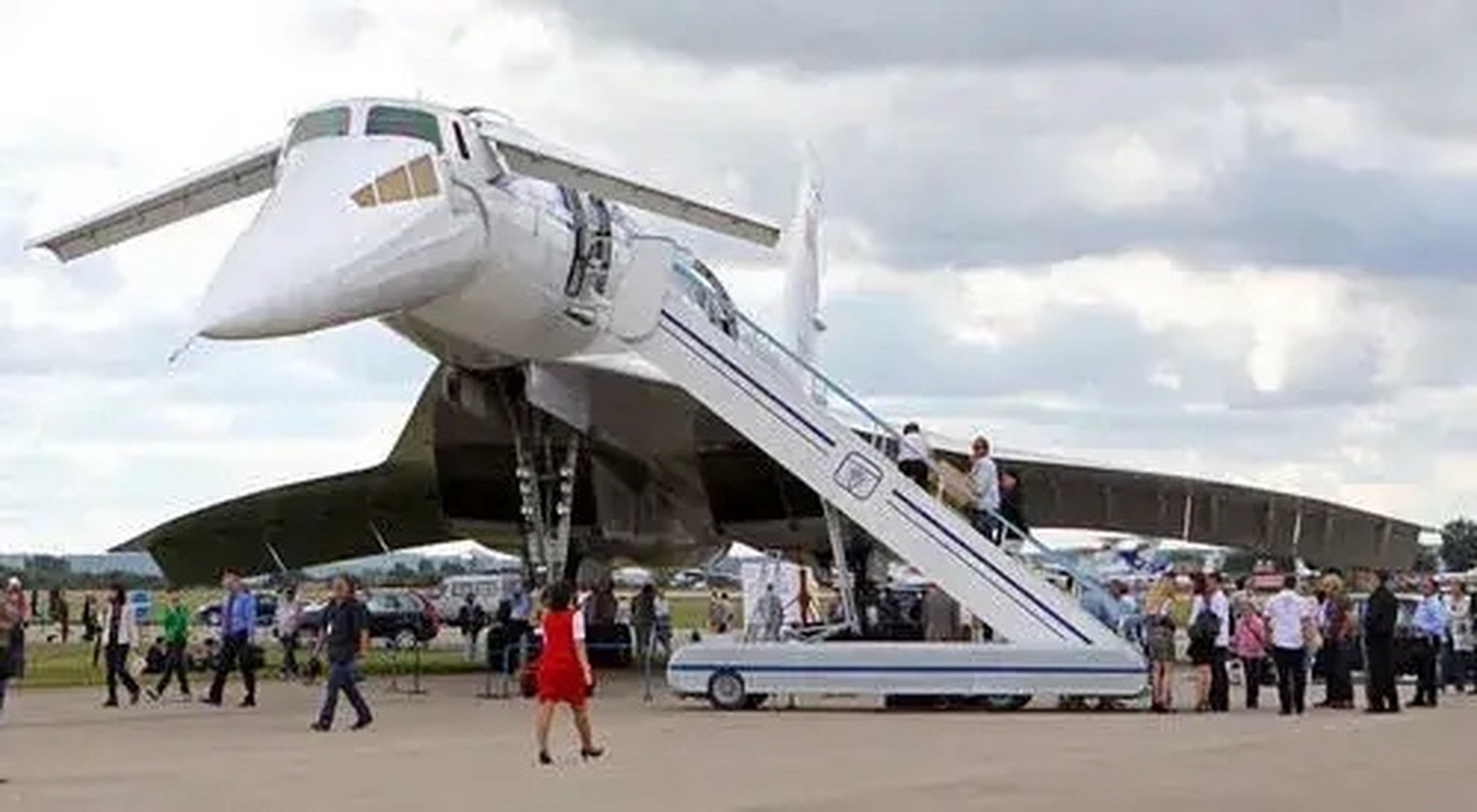 也是世界上首飞的超音速客机,1968年12月31日图-144原型机首次试飞