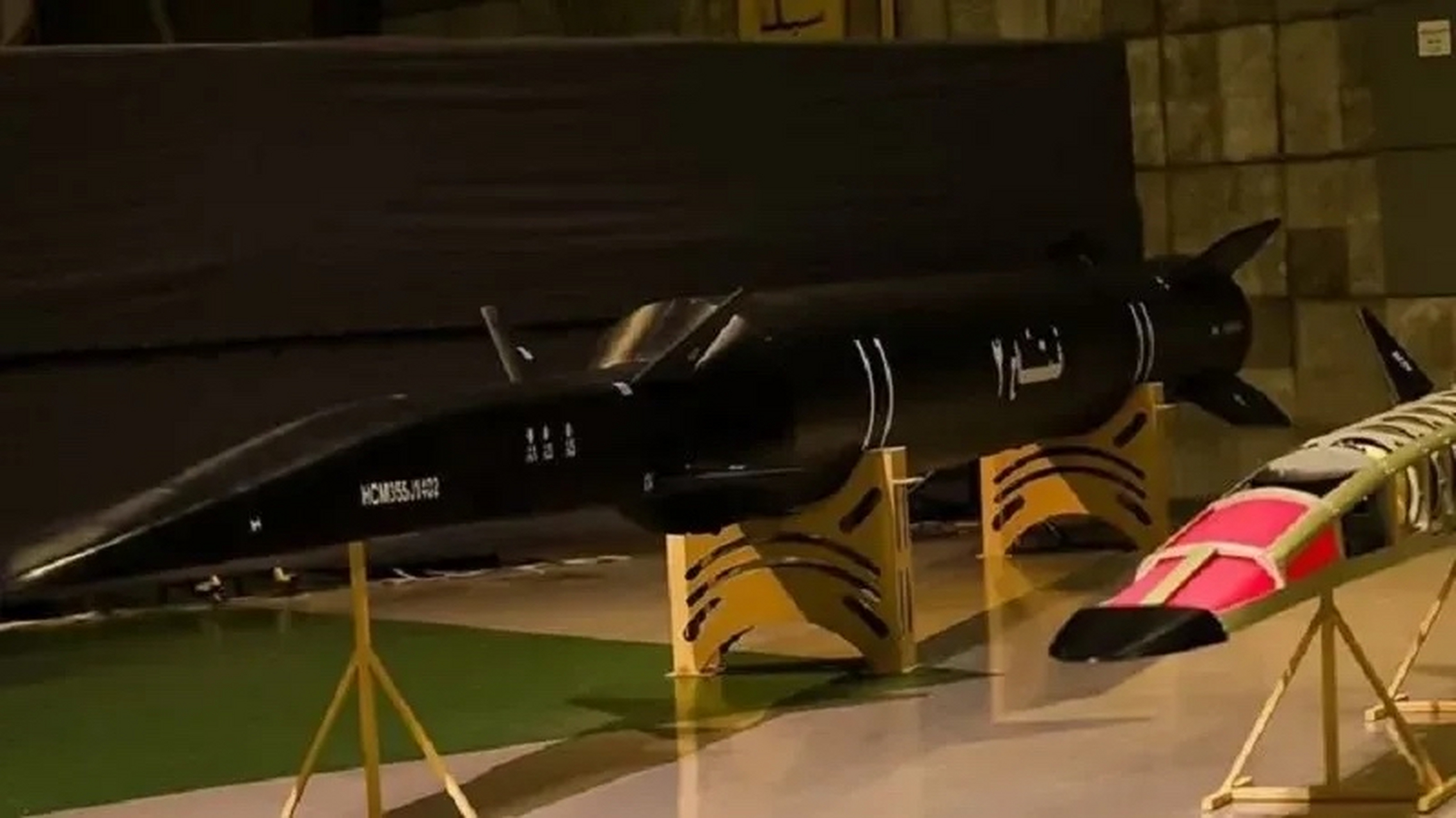 伊朗现役的能够打击以色列本土的各型弹道导弹和巡航导弹.