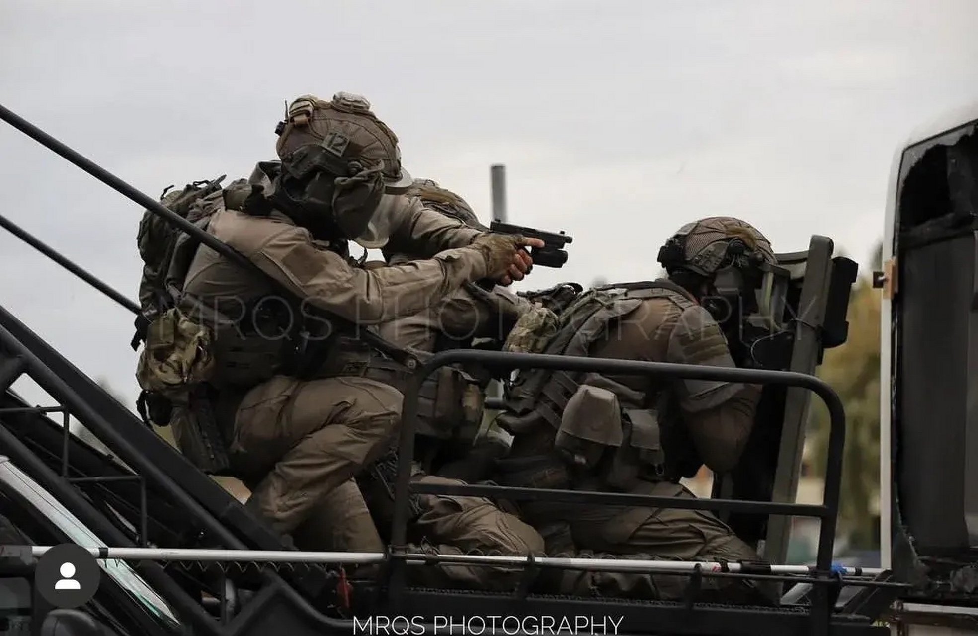 法国gign特种部队士兵照片,看着这一身装备还是非常酷的.#利剑计划