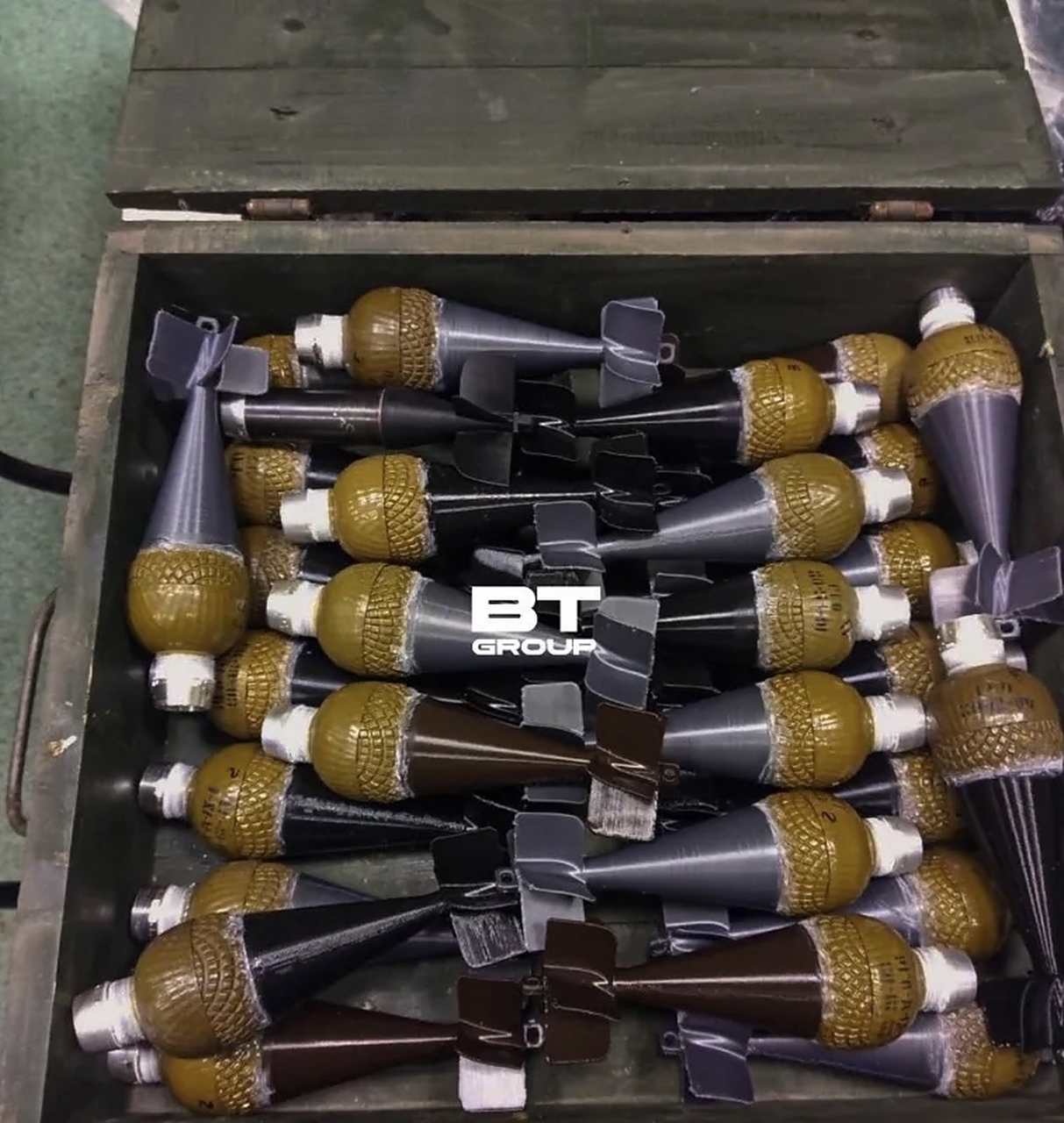 俄军这款手榴弹威力也不算极大,但这款手榴弹是碰炸引信.