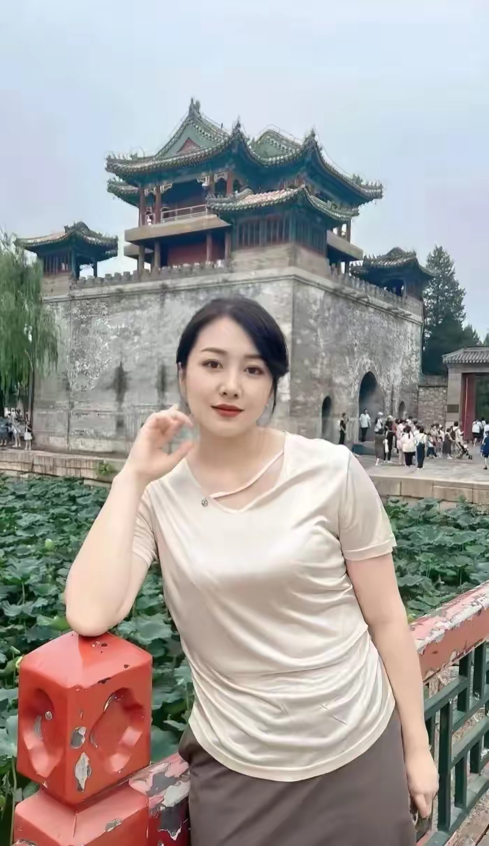 白昼之光,岂知夜色深沉 那耀眼的明