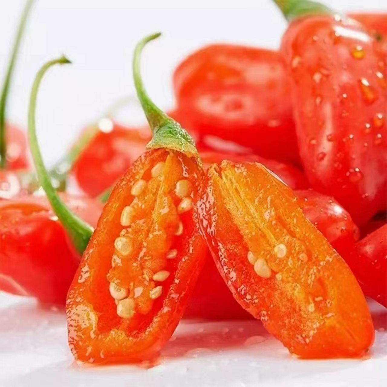 枸杞又是一年新,满眼红果映四海.