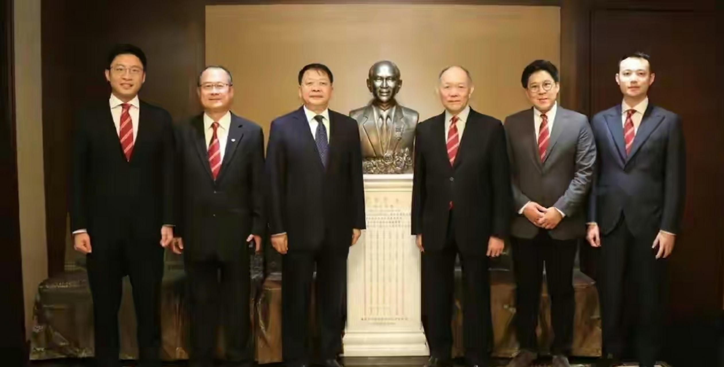 霍英东家族聚会,霍家在香港属于什么地位?