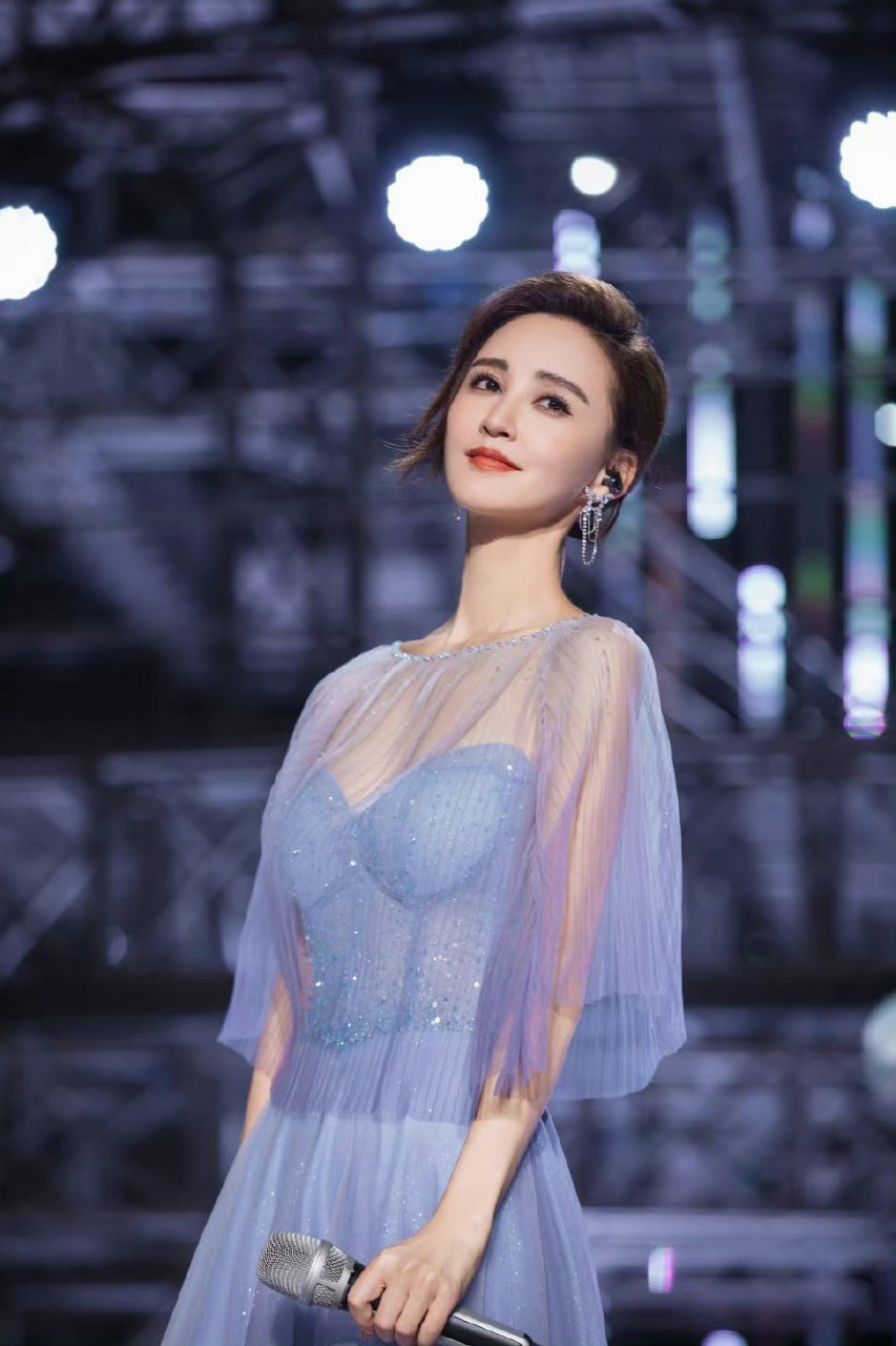 张歆艺怎么瘦成这个样子了,以前她在《武林外传》中饰演小郭的小跟班