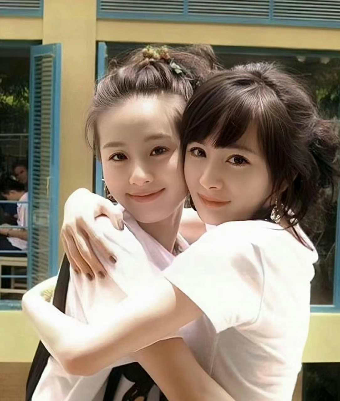 刘诗诗和杨幂陈年旧照,好清纯!