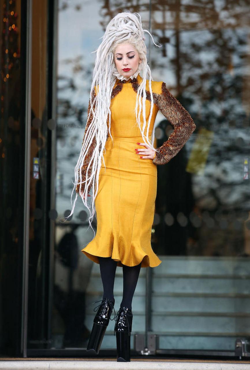 lady gaga转型了,以前每次造型都很"雷人"!