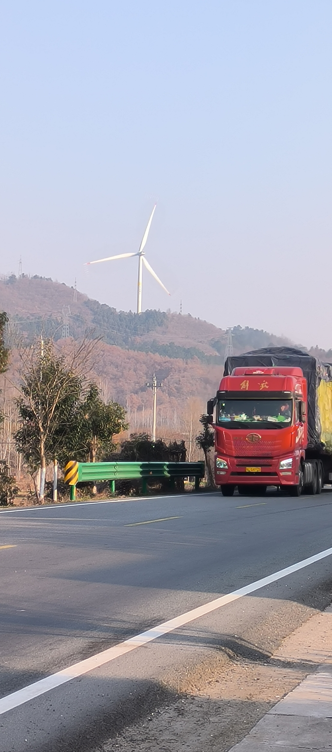 故地重游顿沧桑,陈年往事实难忘