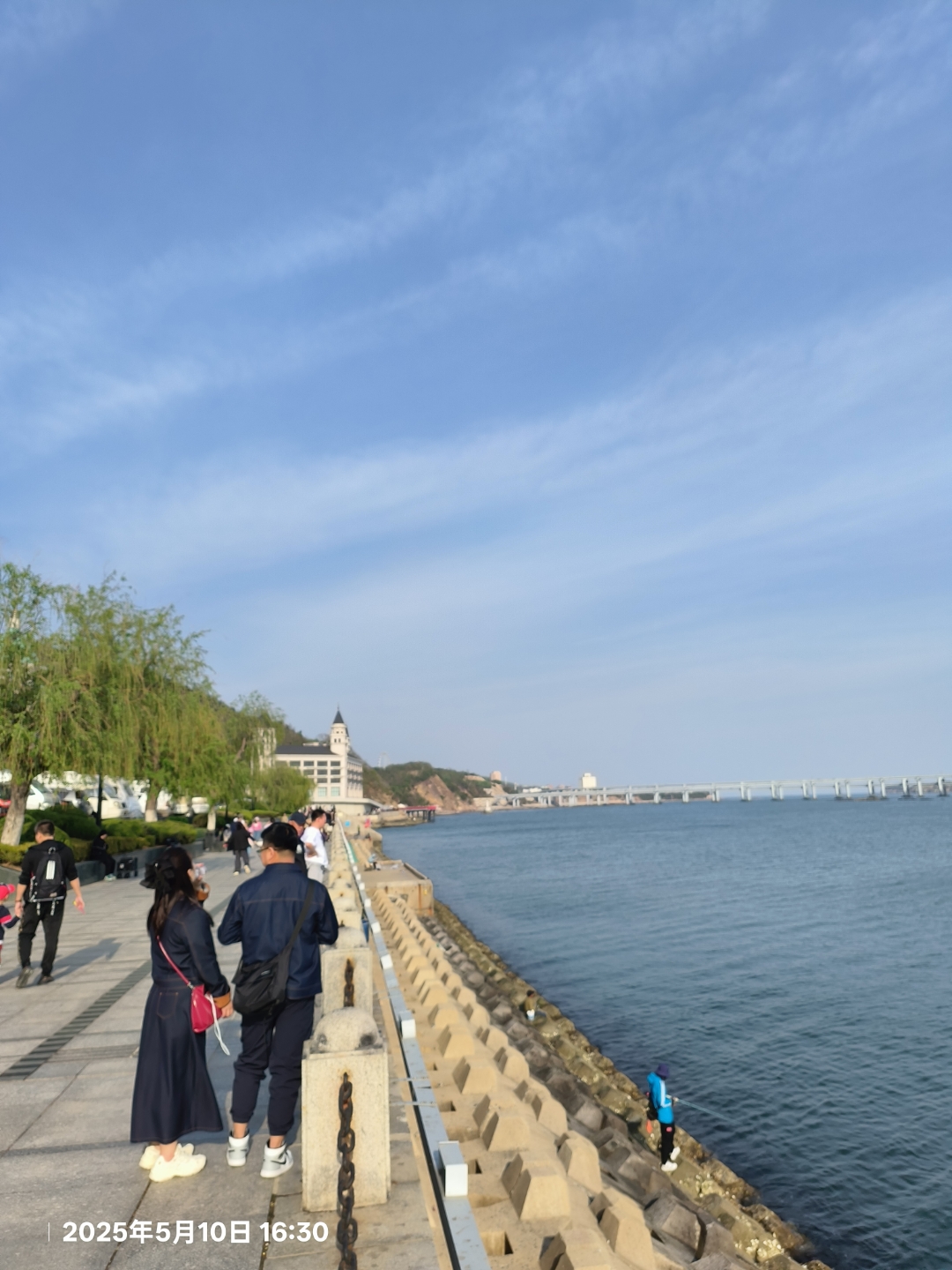 星海广场海滨的梦幻时光
