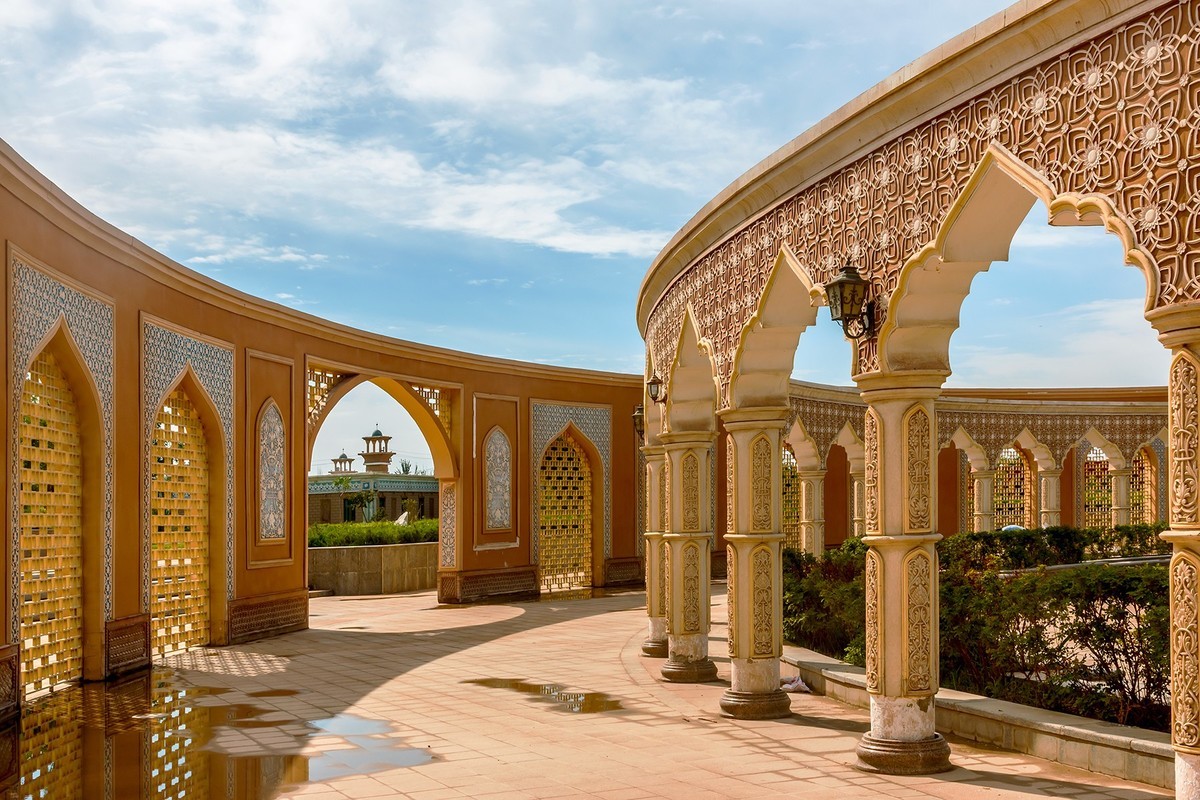 香妃园仿若中国版的"泰姬陵",它以独特的维吾尔族传统建筑风格为主体