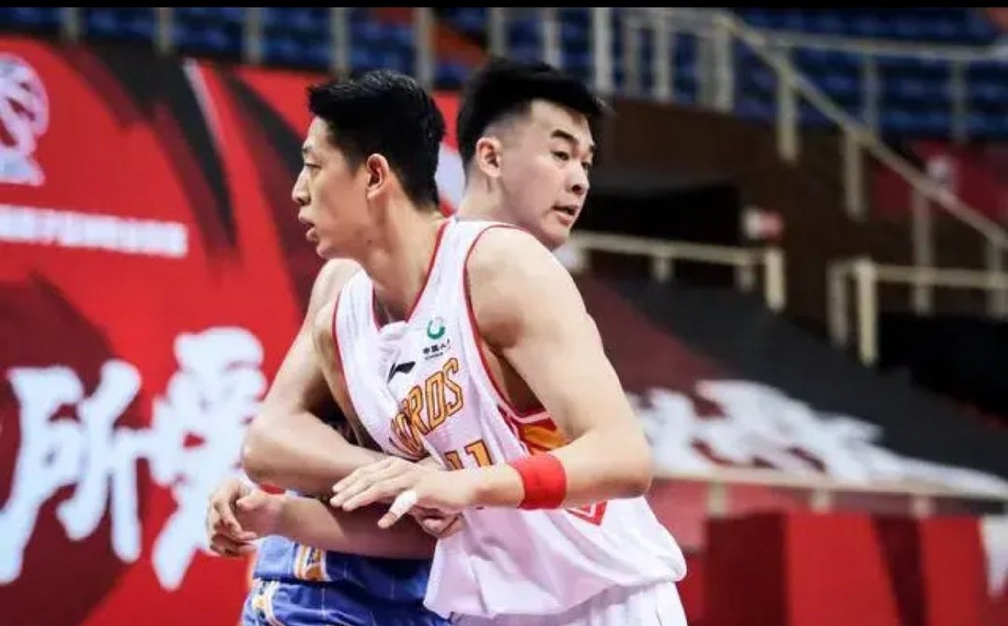 圣诞节最期待的礼物# 沈梓捷22 16打爆李慕豪.