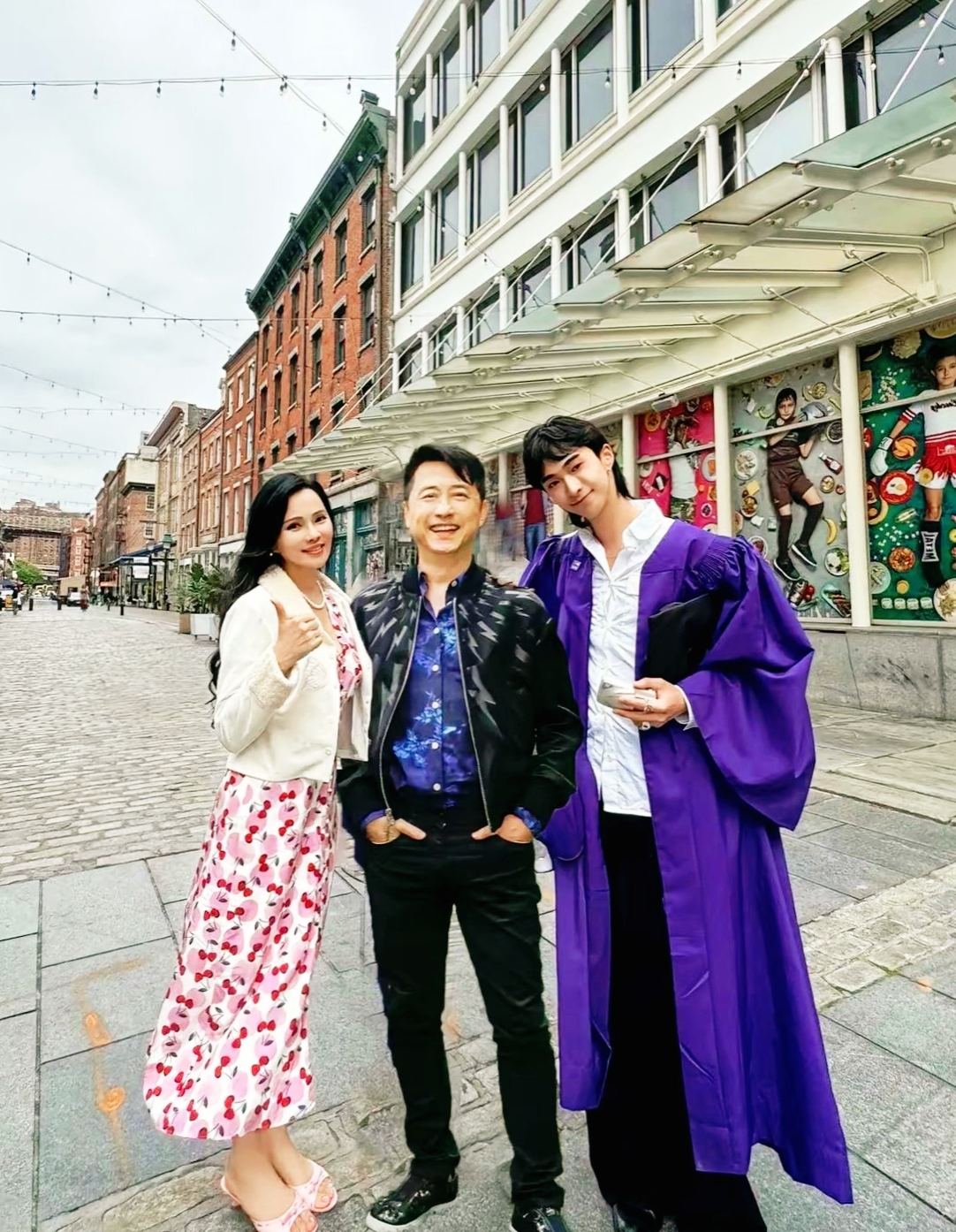 伊能静和庾澄庆同框了,并且是爸爸站c位,庾澄庆伊能静真的让人很佩服