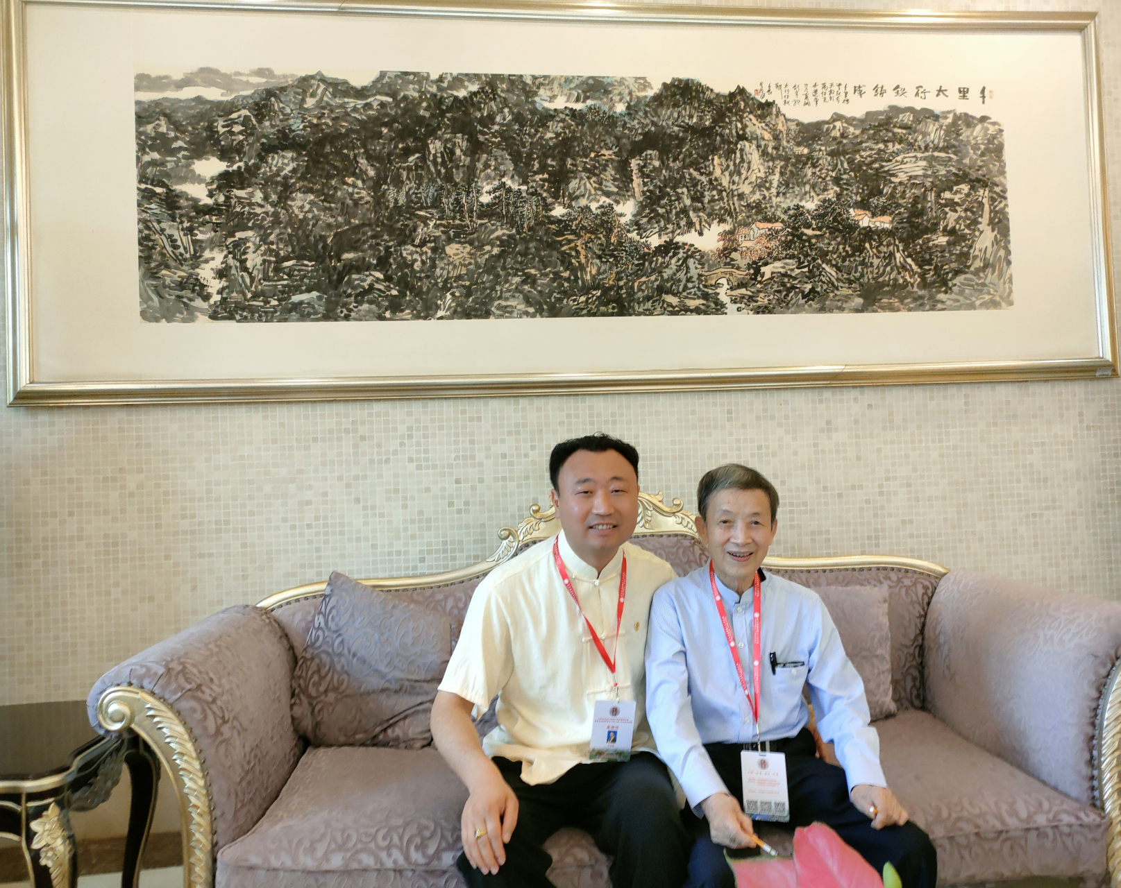 李亮德同易学泰斗廖墨香先生 同中国国学和易学泰斗,"北派易学"开山