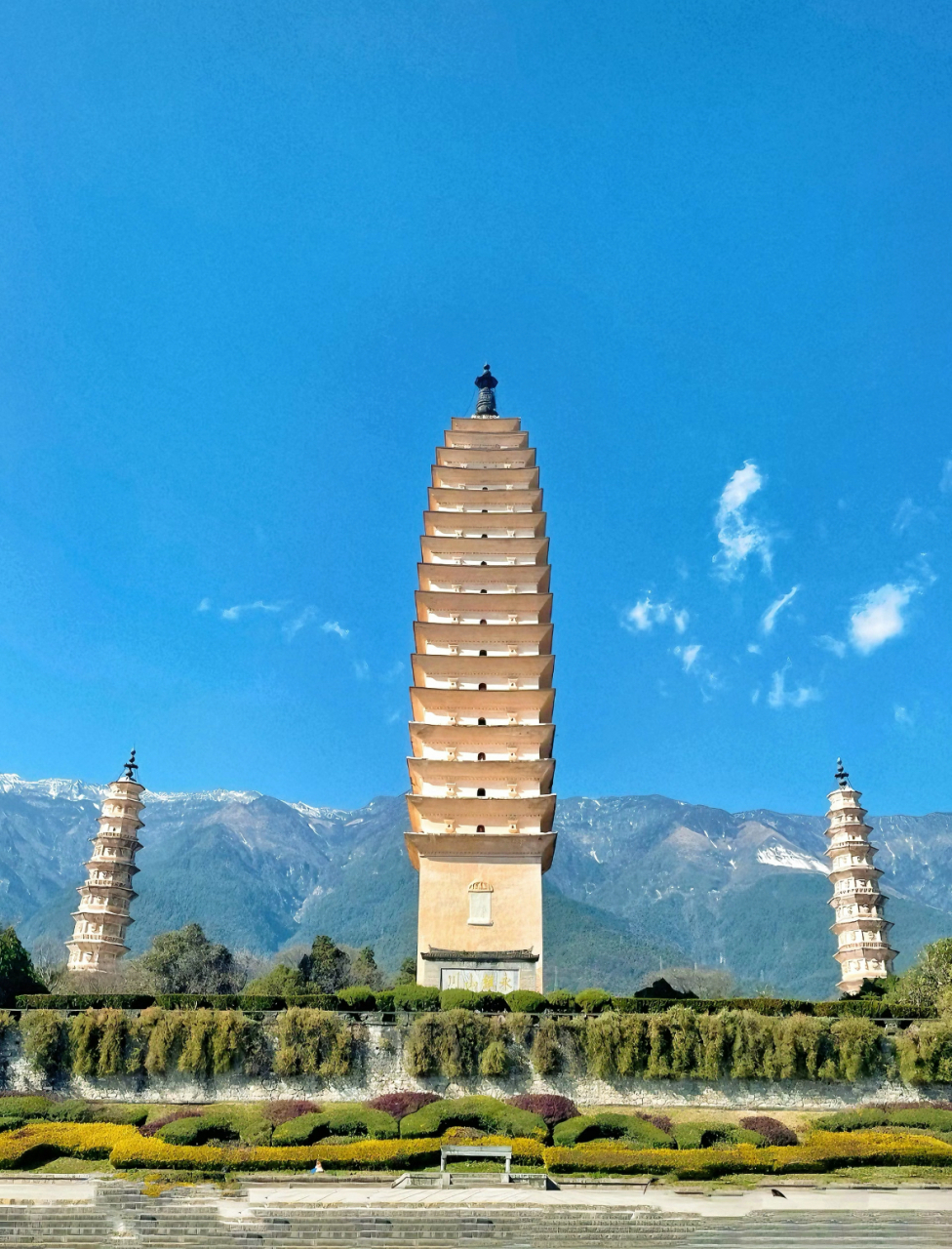 城市点评# 崇圣寺三塔文化旅游区位于中国云南省大理市,是一个集苍洱