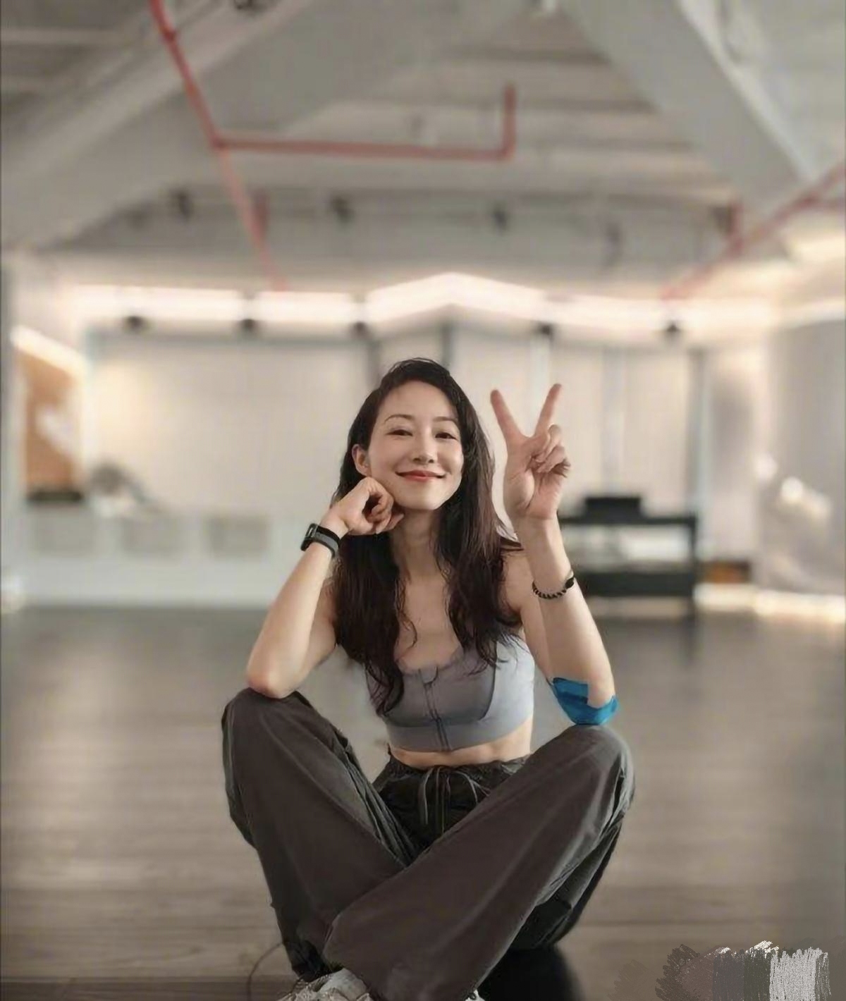 韩雪给人的印象中,整体身材看上去并不显胖.