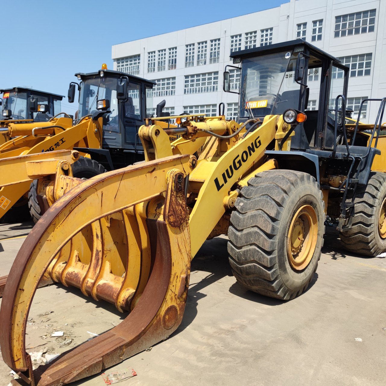 二手抓木机,二手抓管机,二手抓草机,长期现货供应各种型号的二手抓机