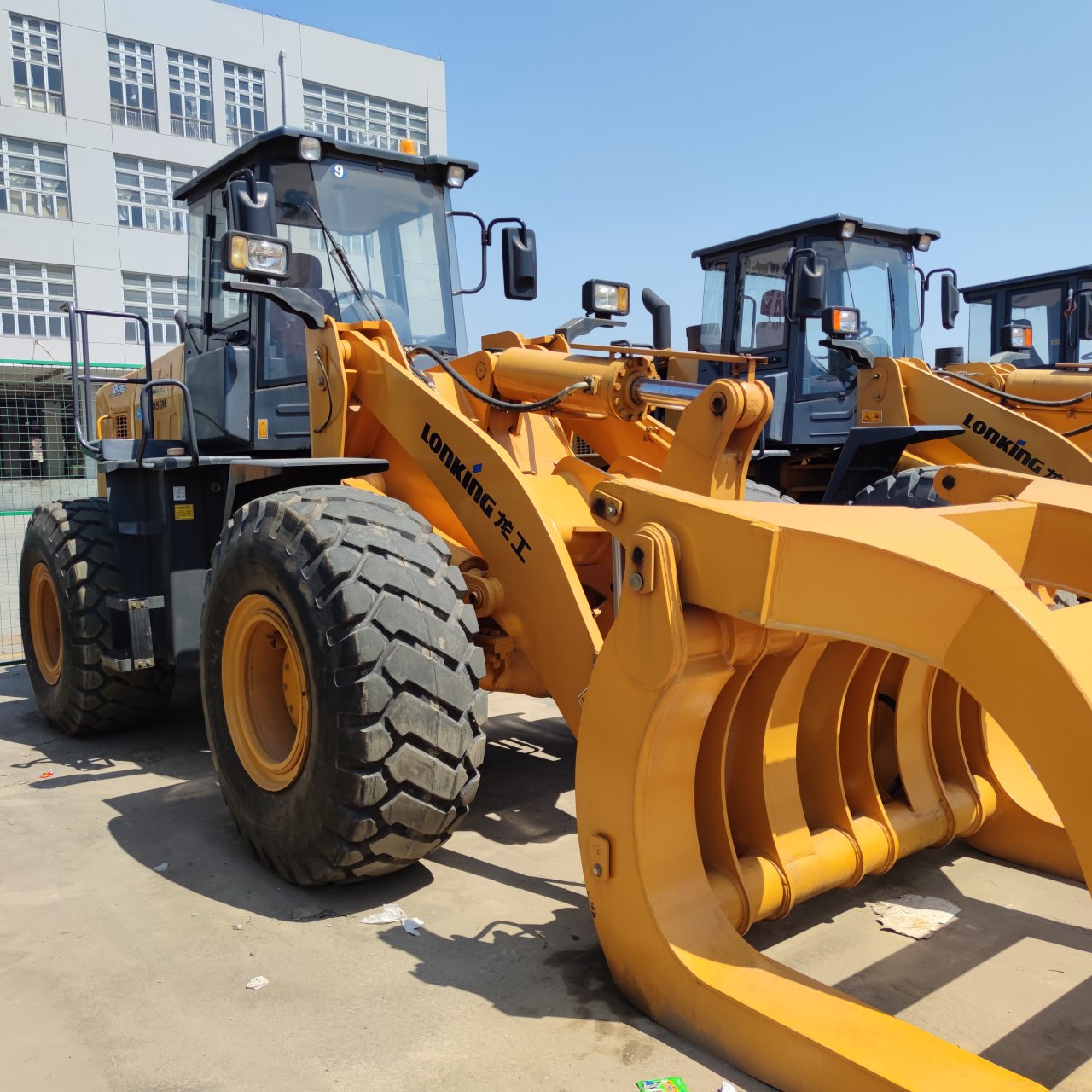 二手抓木机,二手抓管机,二手抓草机,长期现货供应各种型号的二手抓机