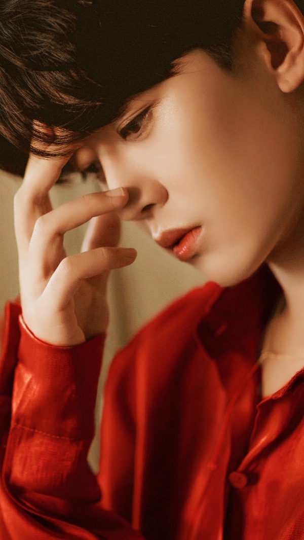 红衣胜火,白衣无瑕  #任嘉伦# #萧无暇#  #一枝独秀#  #古装红衣美人