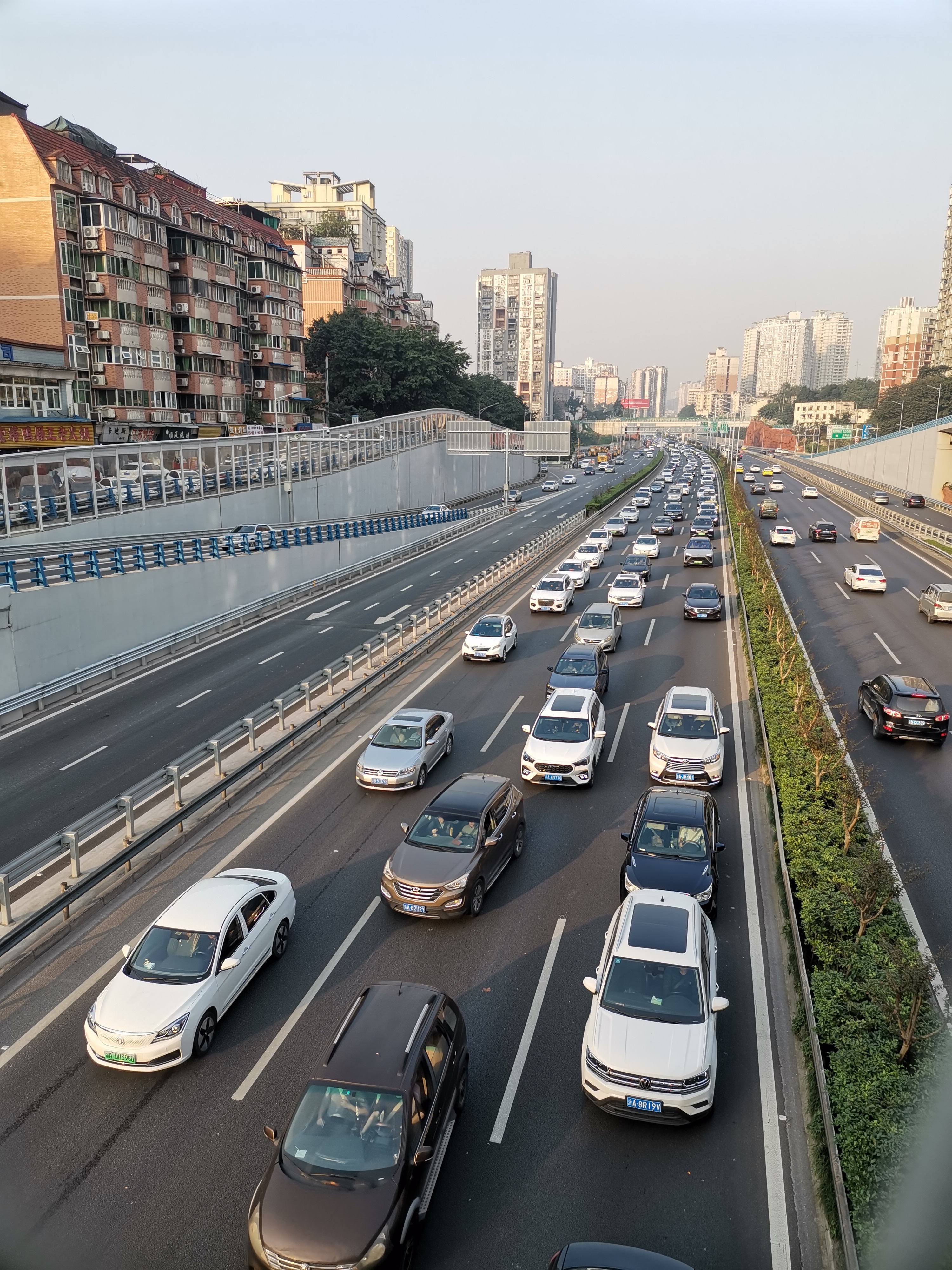 杨公桥立交桥的"新鲜"事: 无意中发现改建后的杨公桥立交桥,居然还有