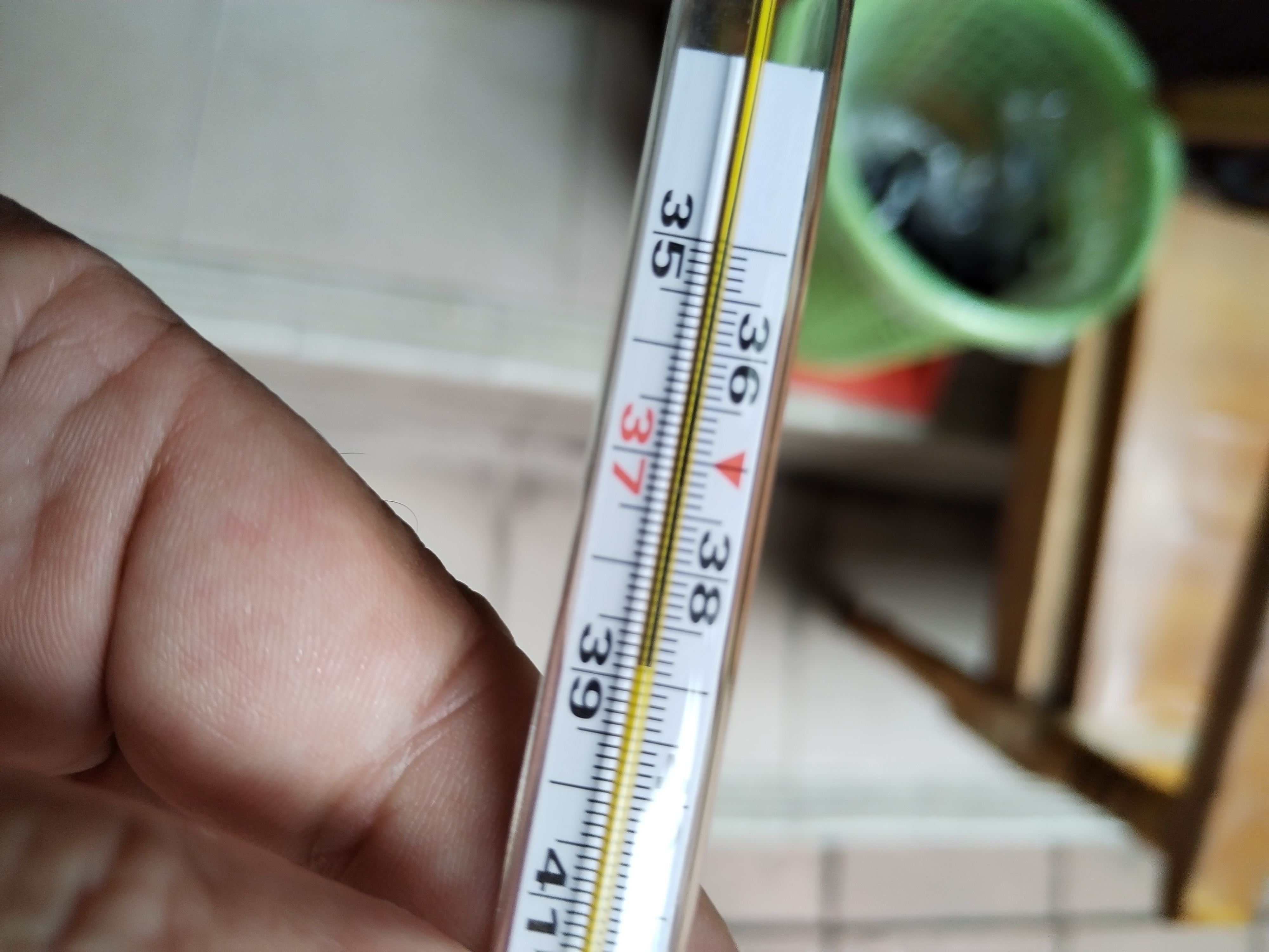 水银温度计测量体温,是口腔测量还是腋下测量以及肛门测量三种方法