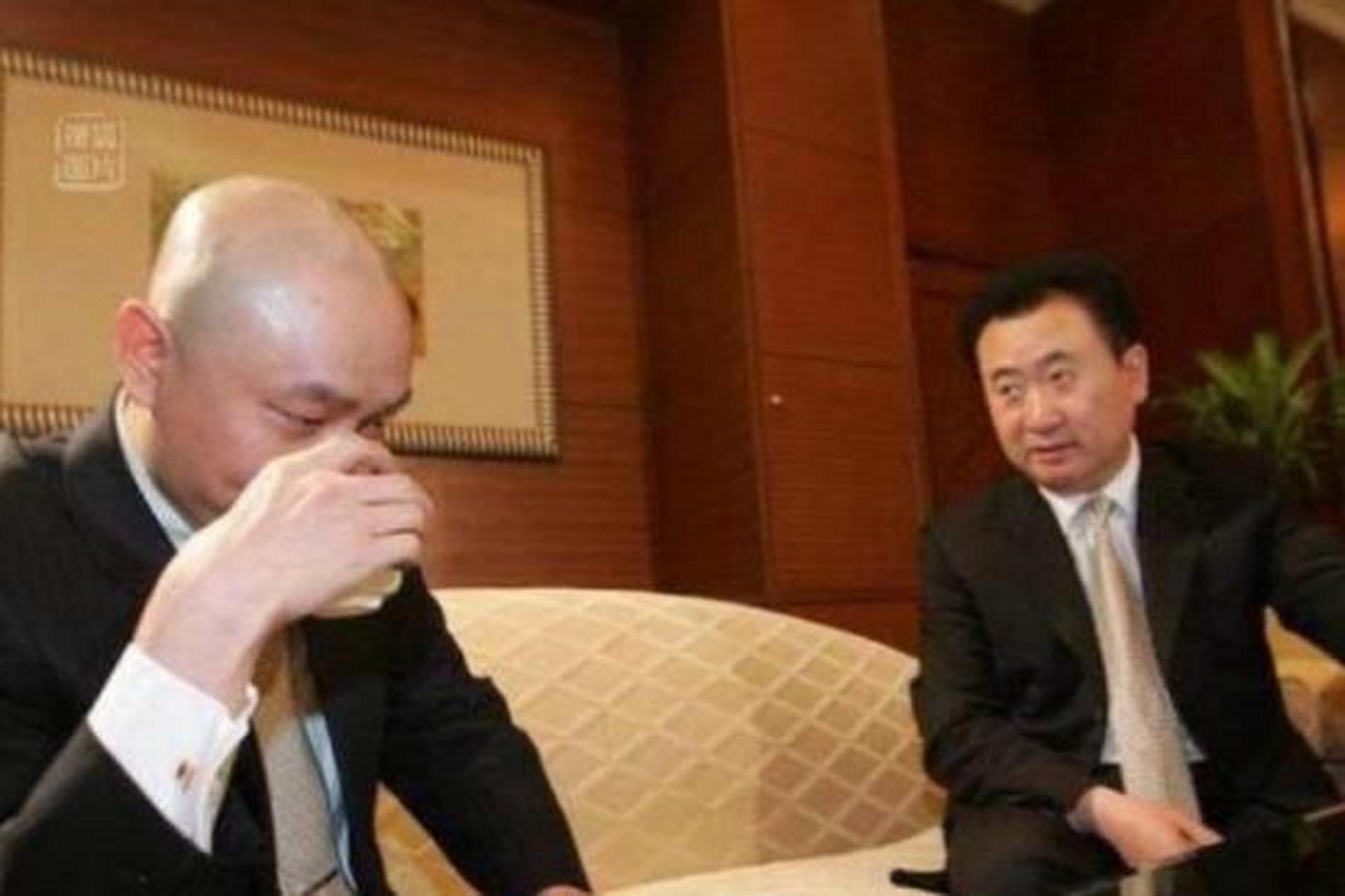 让很多人将黄光裕看作是商界教父.