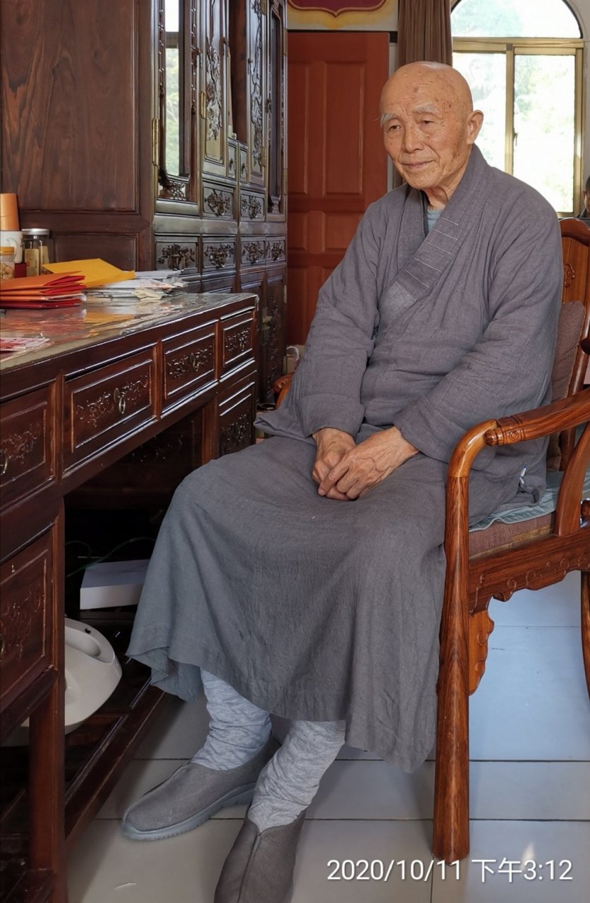 绍云法师《参禅的下手方法》  老和尚慈悲,大和尚慈悲,各位班首师傅和