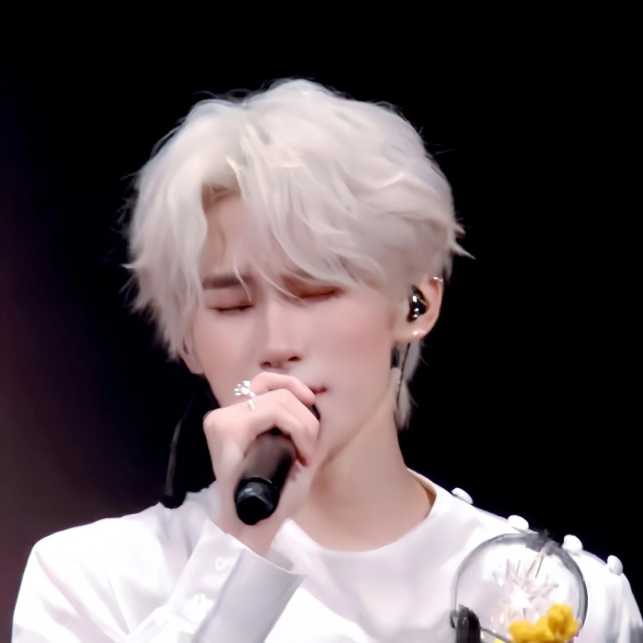 张真源  头像 壁纸