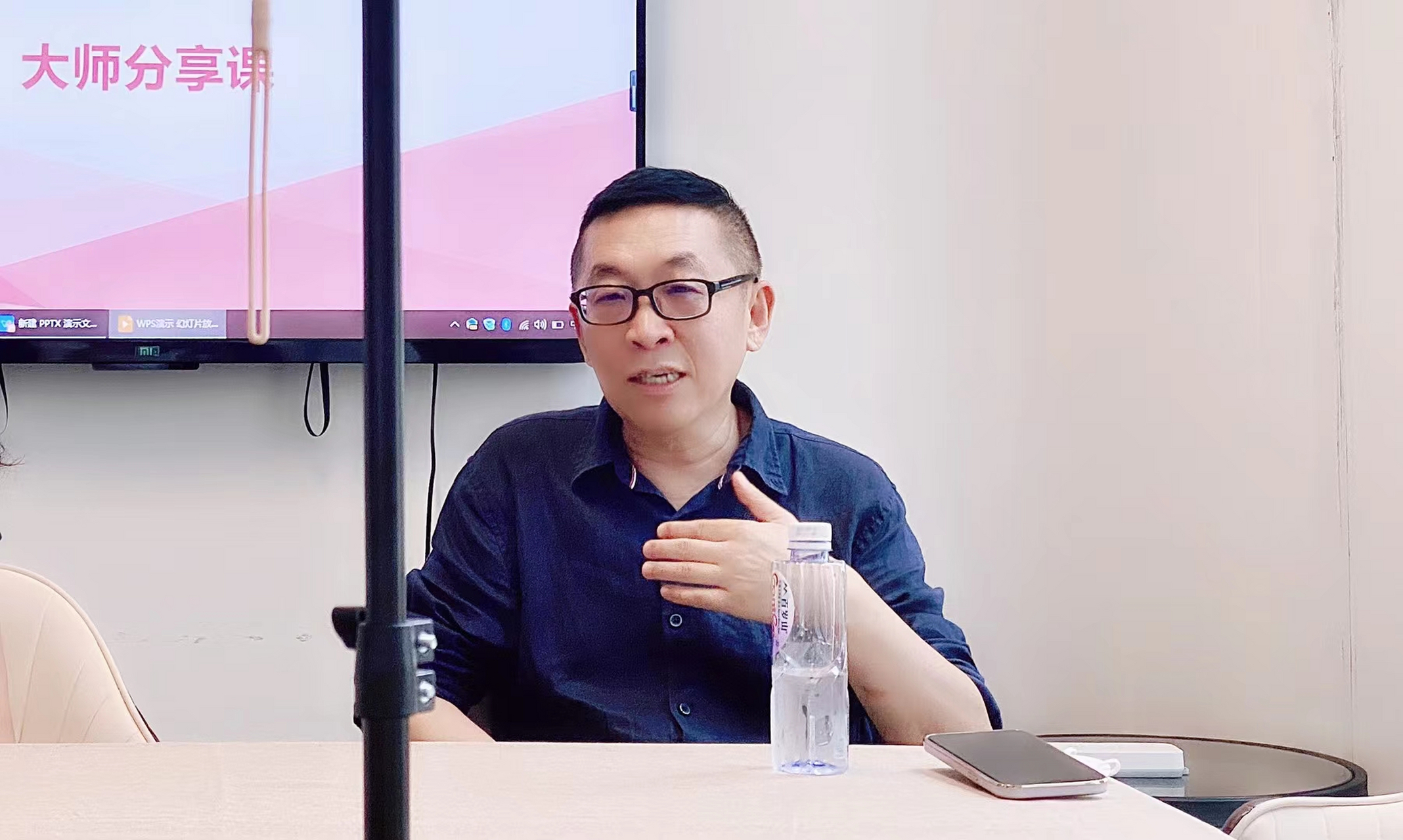 车径行导演【关于电影】3095,随着中国电影的不断进步,不少人都开始