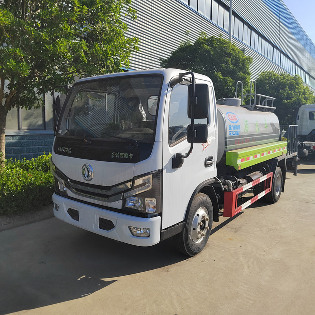 5吨洒水车 c照可驾驶,走街串巷不受限 蓝牌东风福瑞卡洒水车 罐体容积