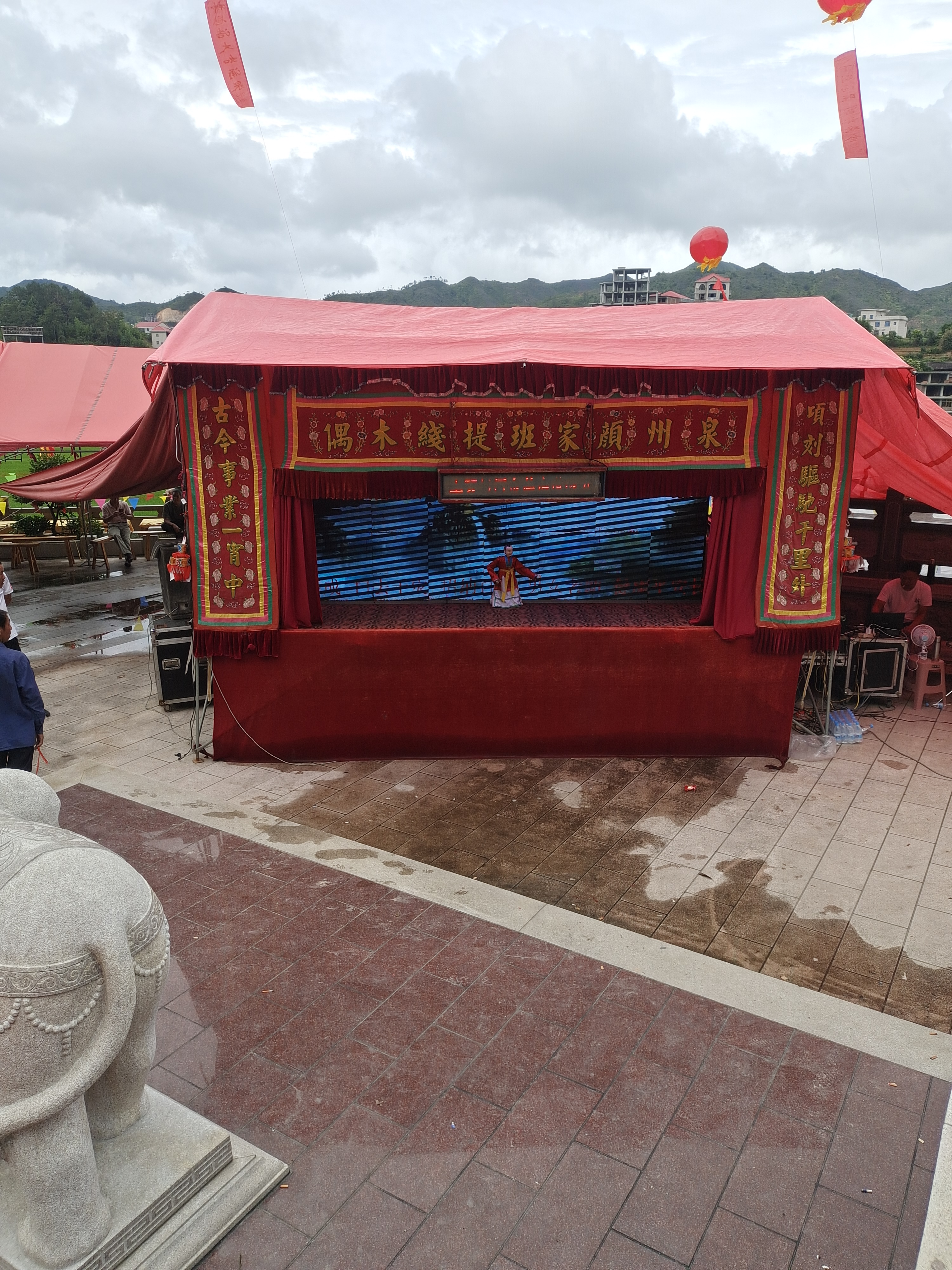 勤奋的人,通过不断努力,冲破困境,改变人生,德行好