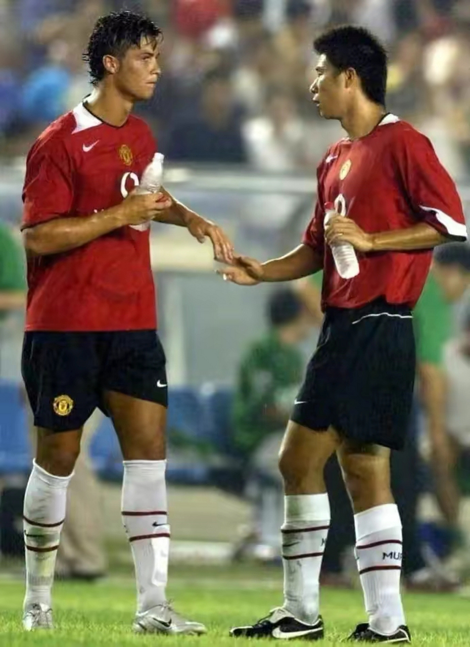 董方卓和c罗在15年前曾经做过队友,两人那时都是弗格森门下的得意门