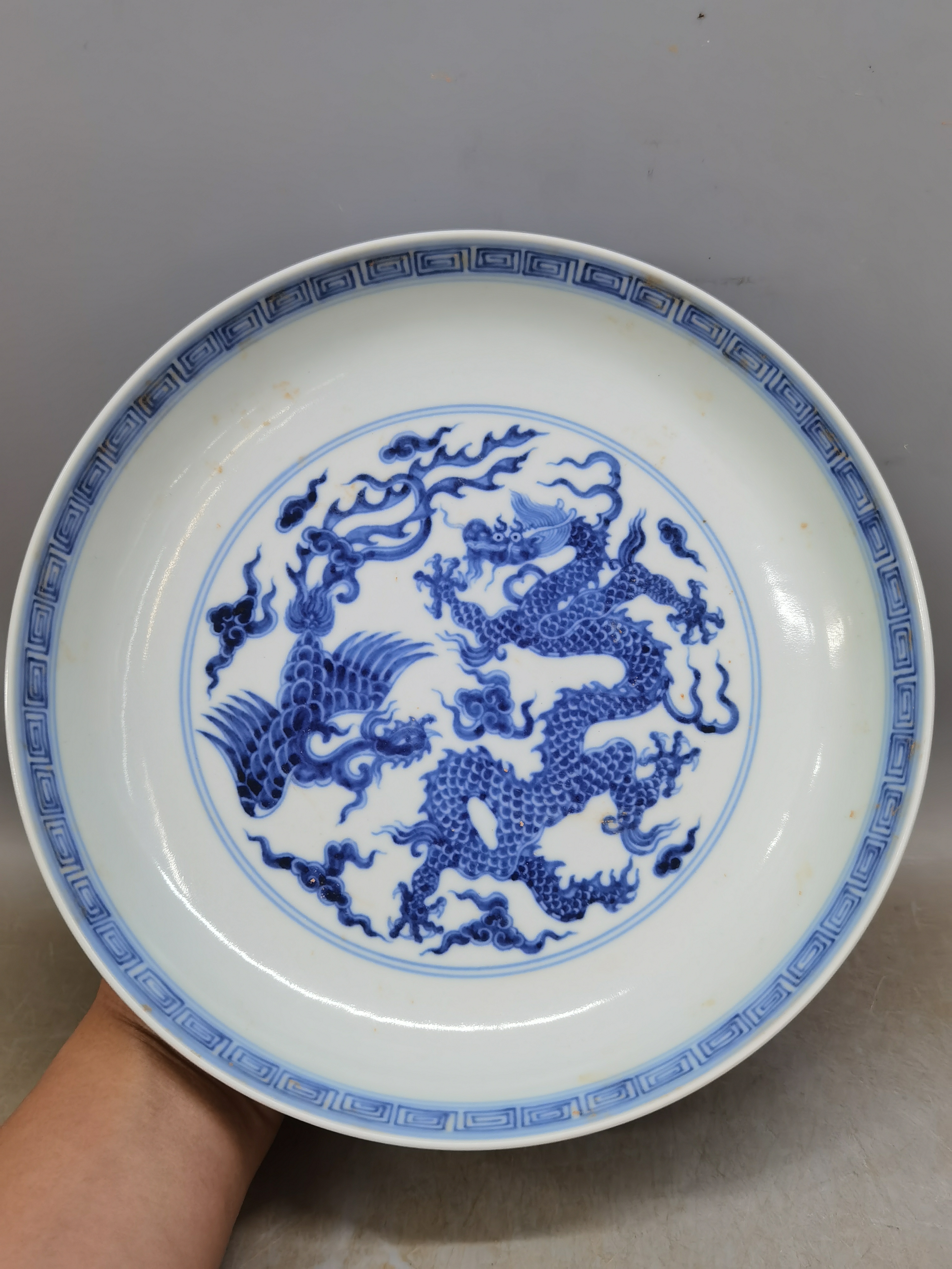 青花龙凤呈祥纹盘子#古董艺术品# #瓷器收藏# #古董古玩收藏