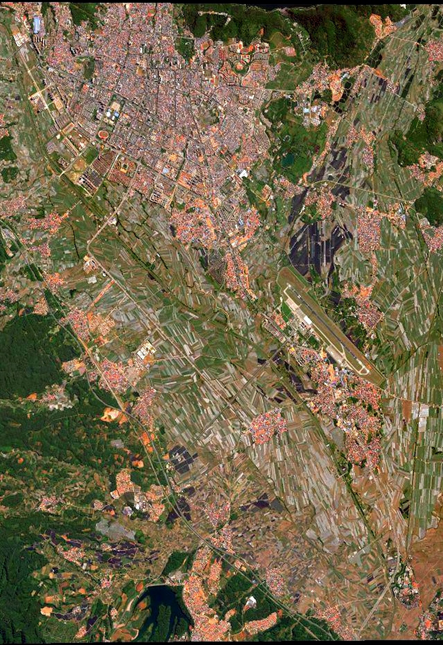 广东梅州兴宁市最近卫星图(10.