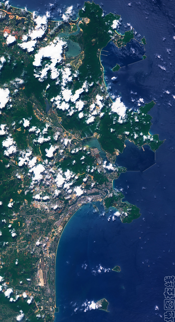 1) 2023年6月1日卫星影像图片,海南省三亚市,旋转观看(地图在线)